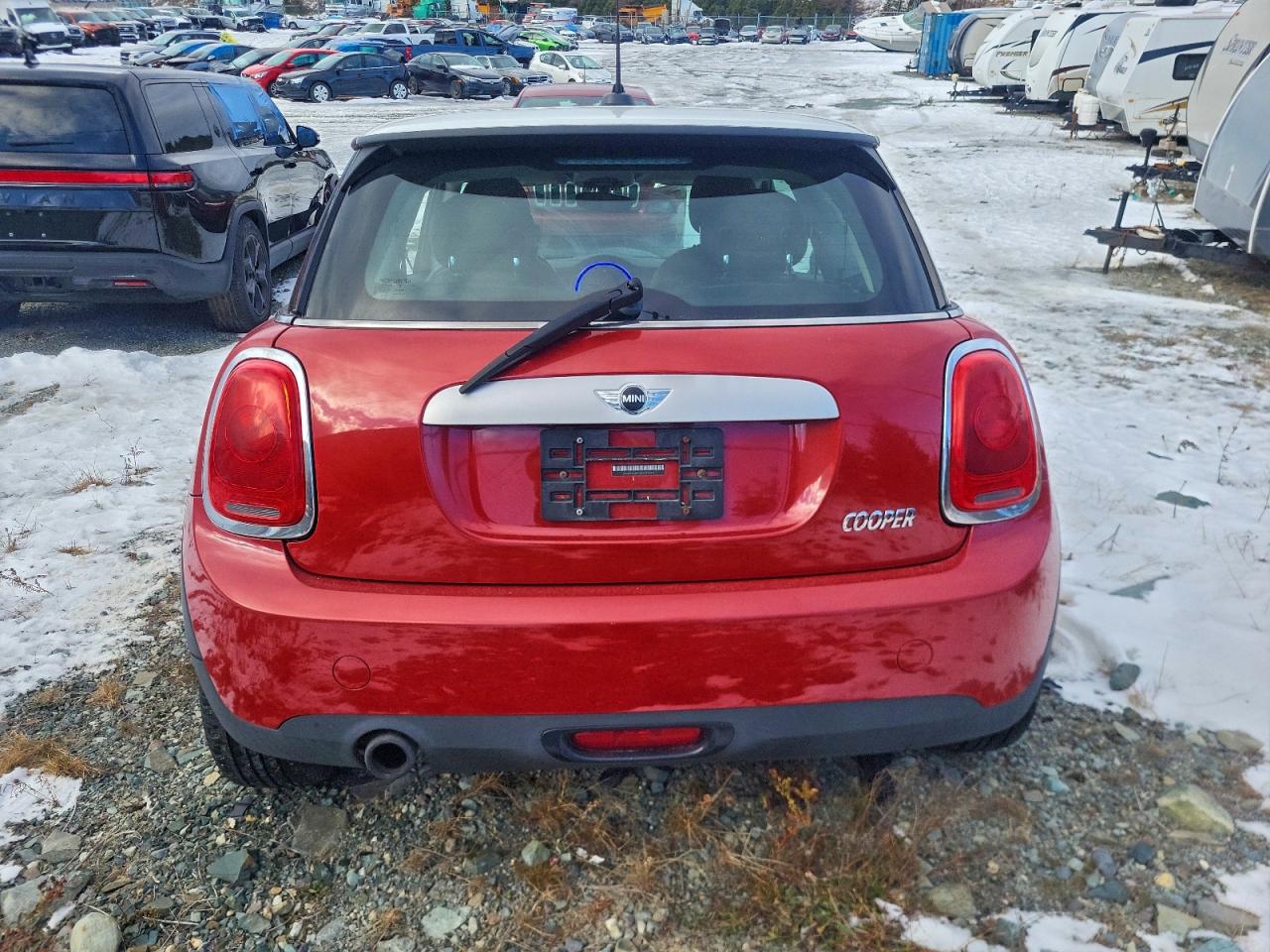 2014 Mini Cooper Red vin: WMWXM5C5XET932913