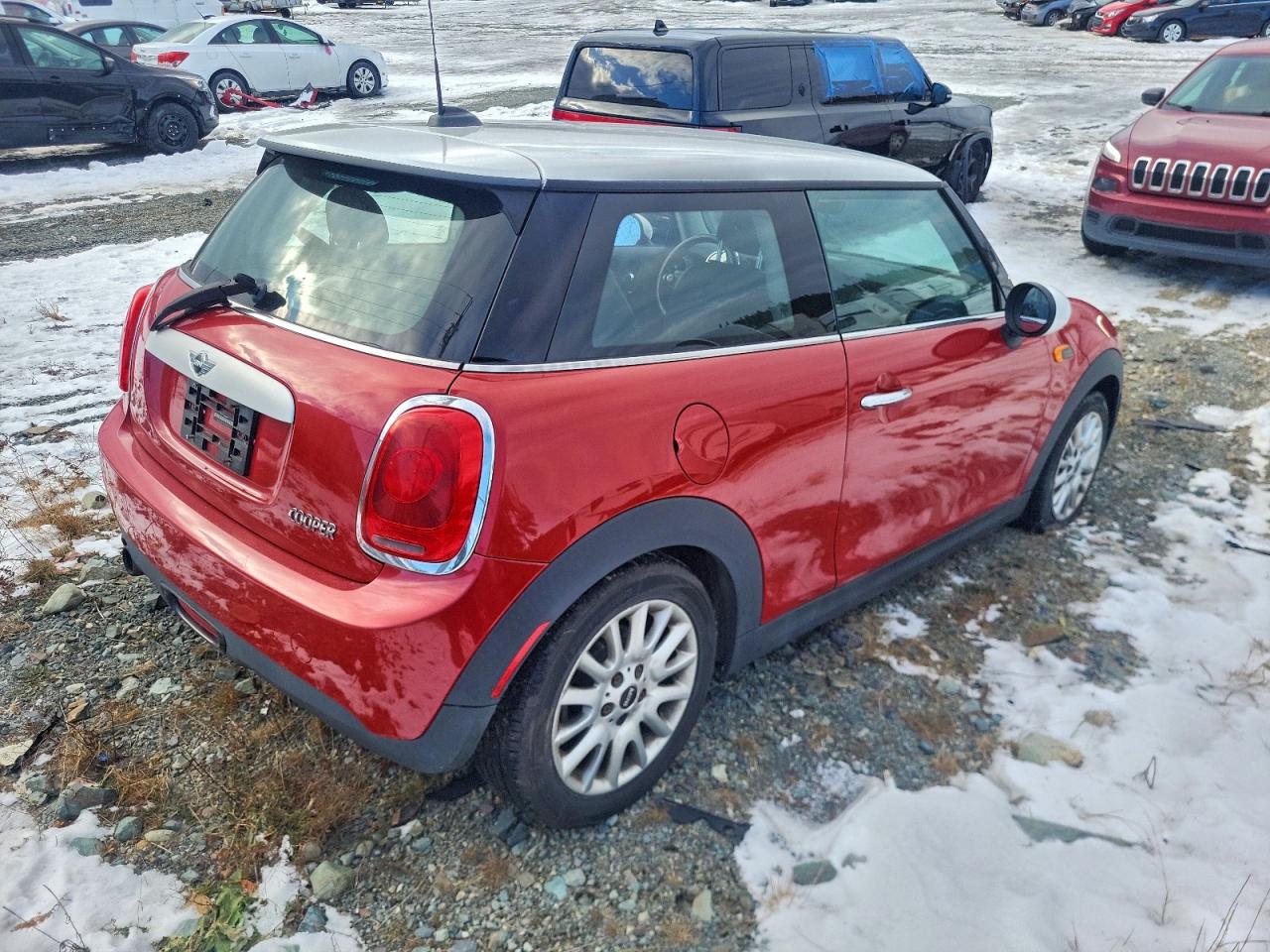 2014 Mini Cooper Red vin: WMWXM5C5XET932913