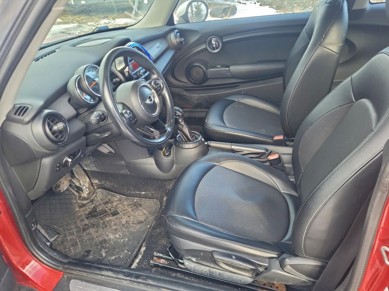 2014 Mini Cooper Red vin: WMWXM5C5XET932913