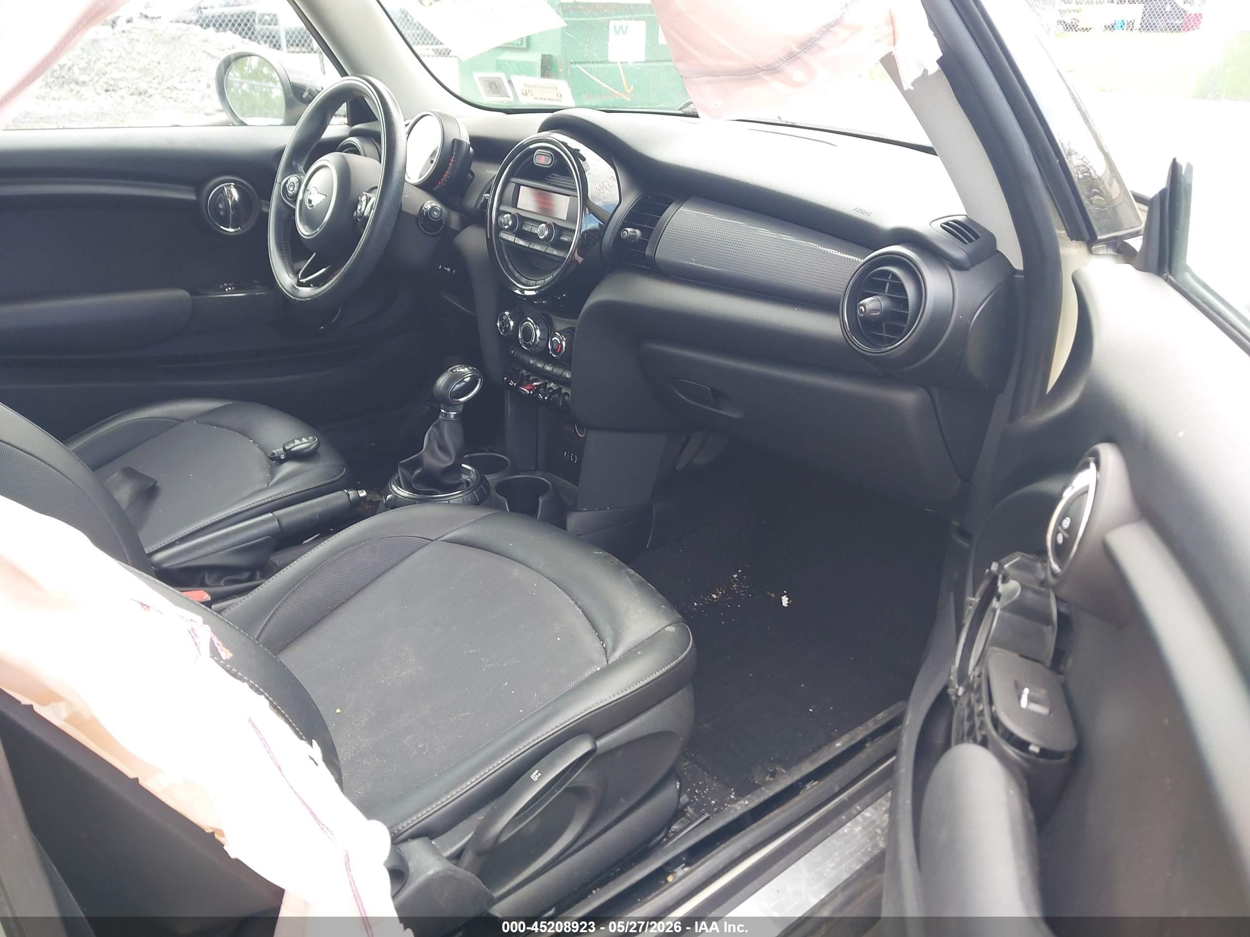 2014 Mini Hardtop Cooper White vin: WMWXM5C5XET935617