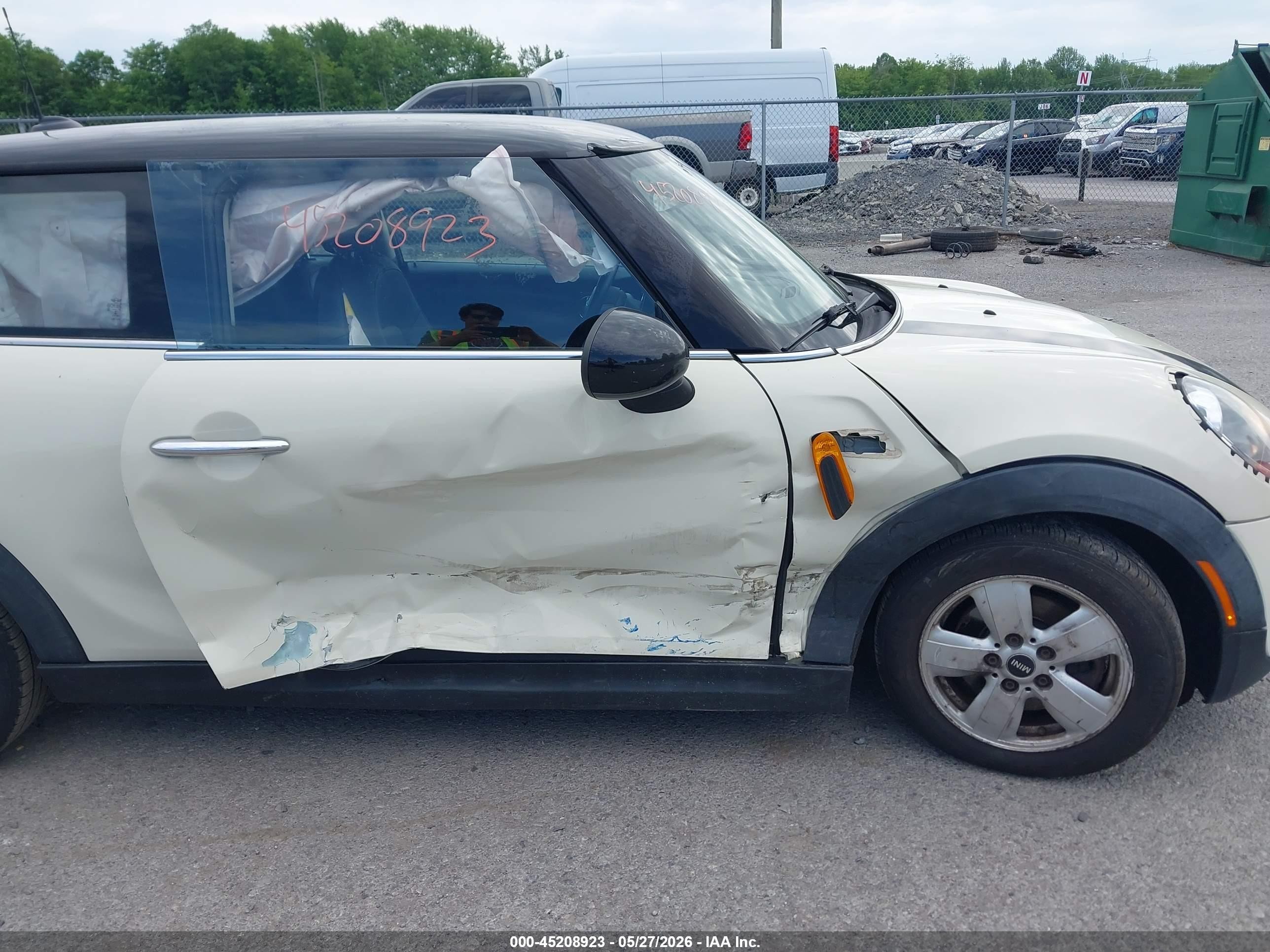 2014 Mini Hardtop Cooper White vin: WMWXM5C5XET935617