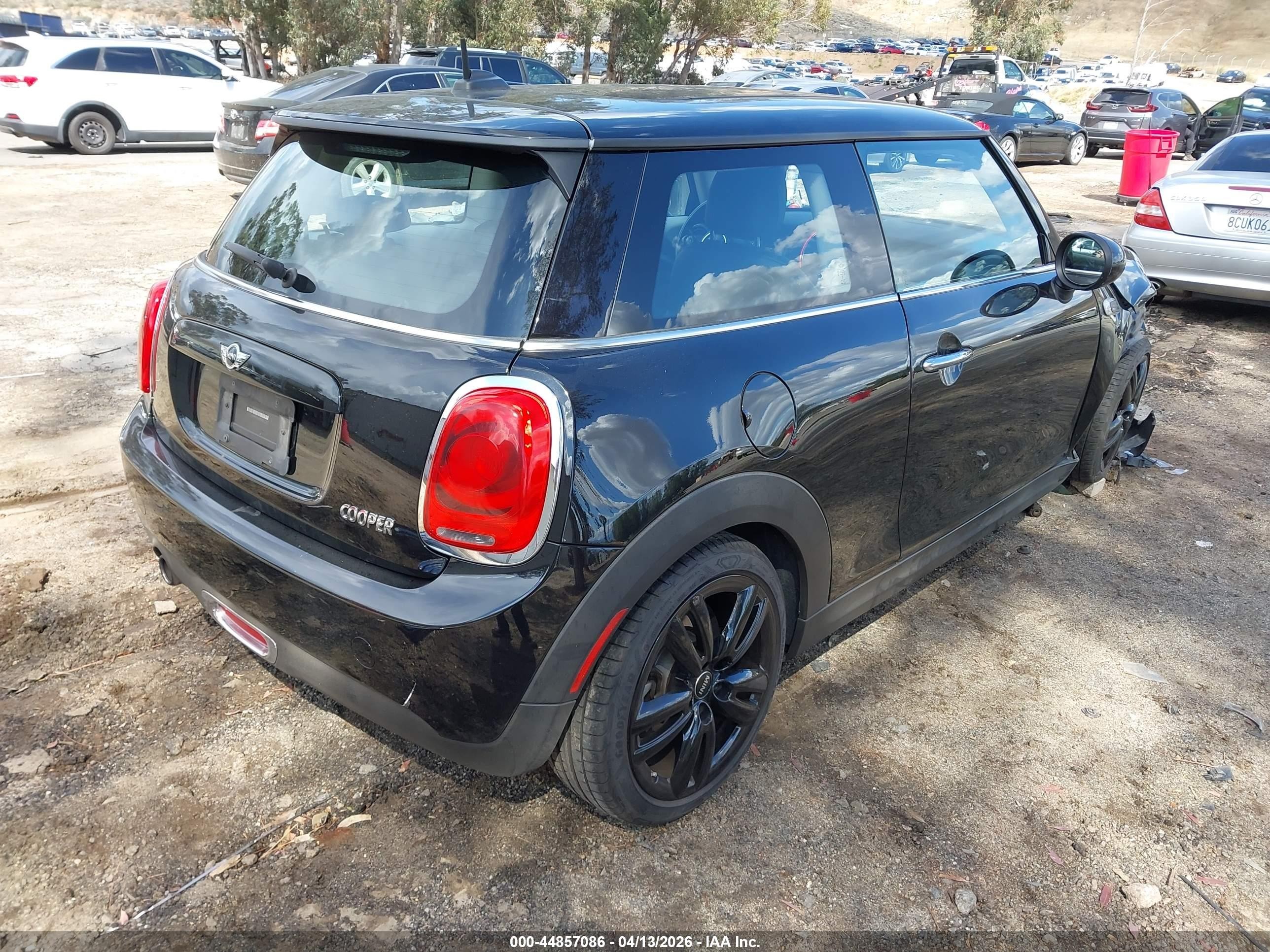 2014 Mini Hardtop Cooper Black vin: WMWXM5C5XET972621