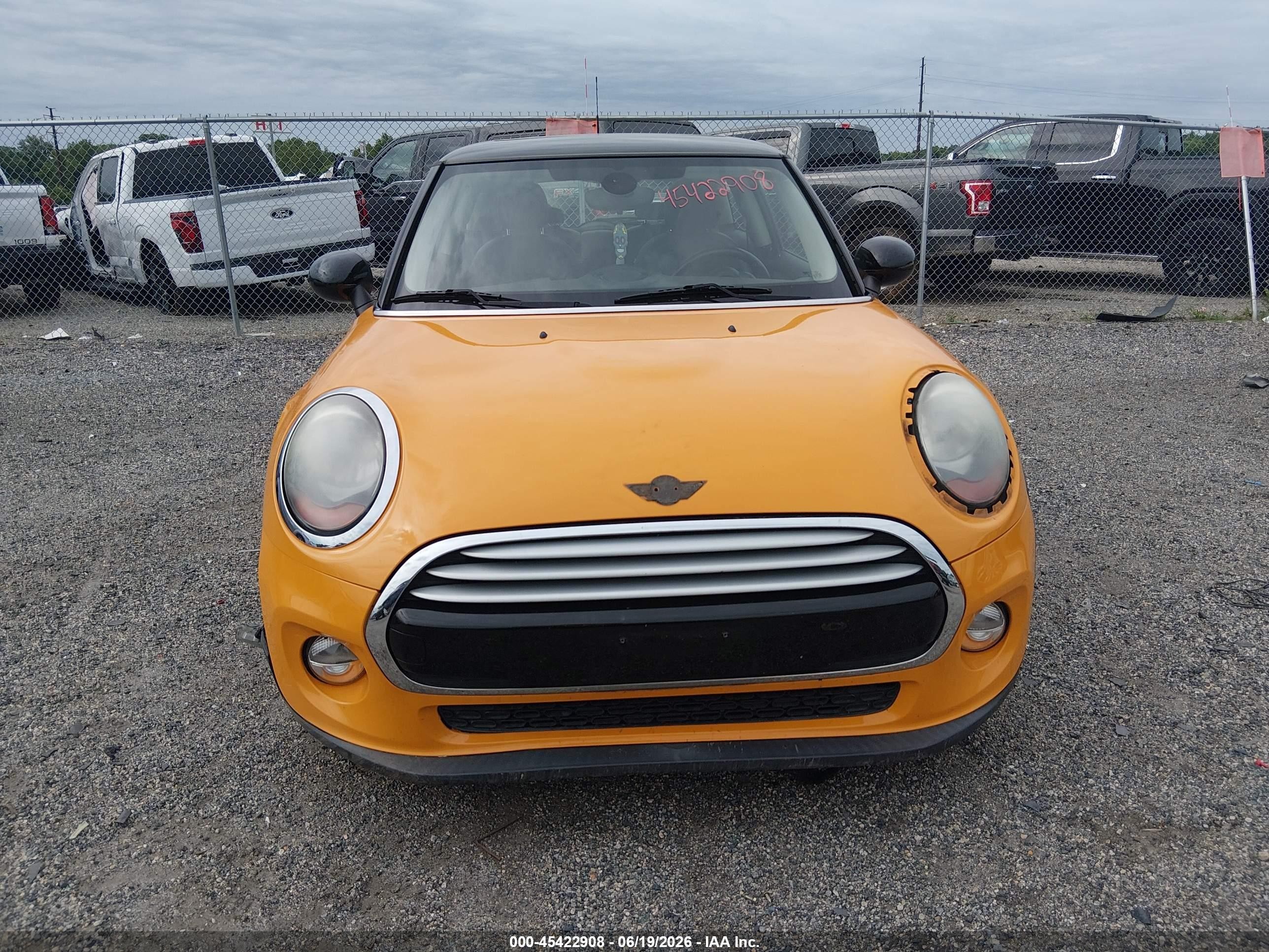 2015 Mini Hardtop Cooper Yellow vin: WMWXM5C5XFT940317