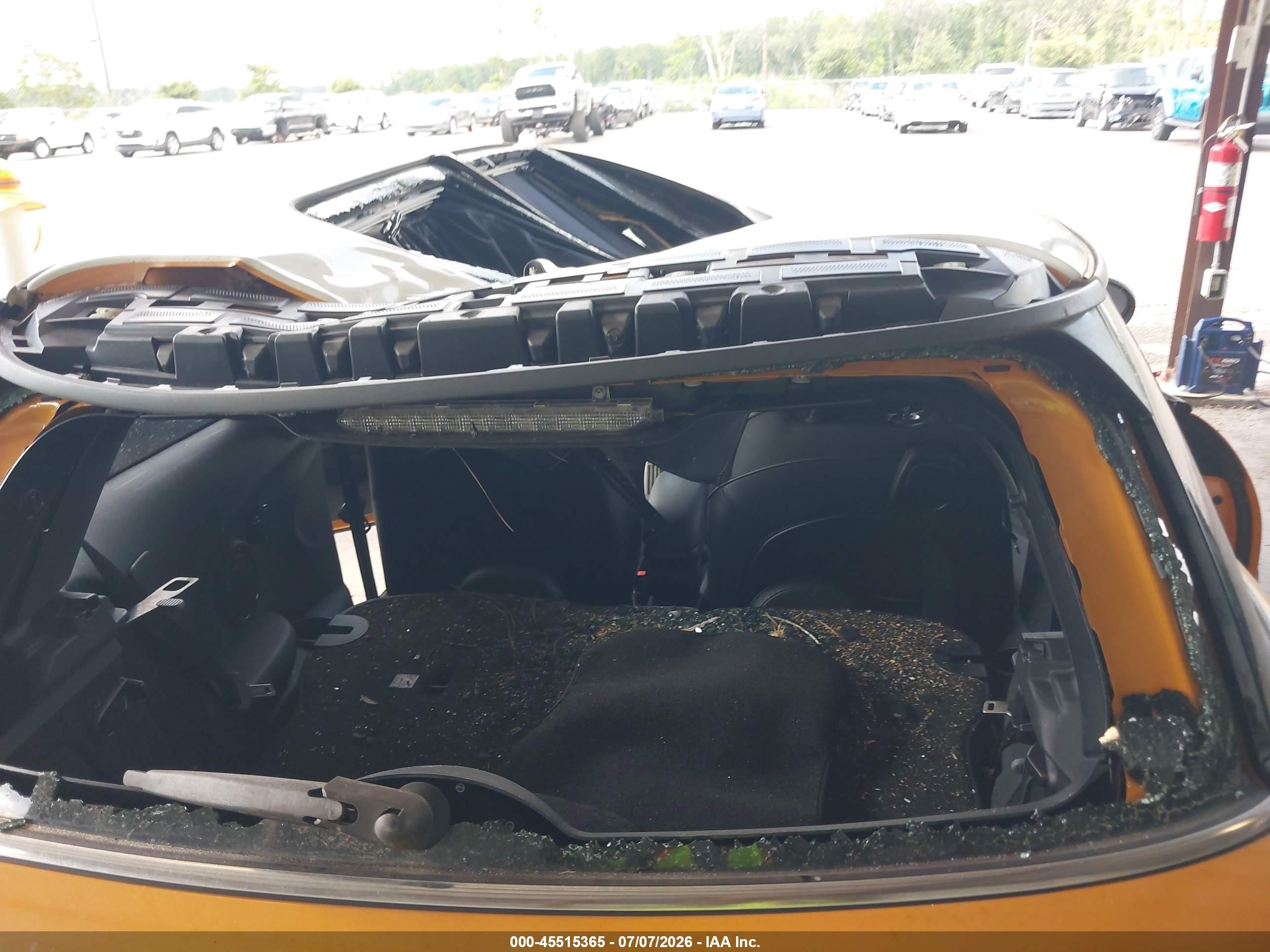 2015 Mini Hardtop Cooper Orange vin: WMWXM5C5XFT940611