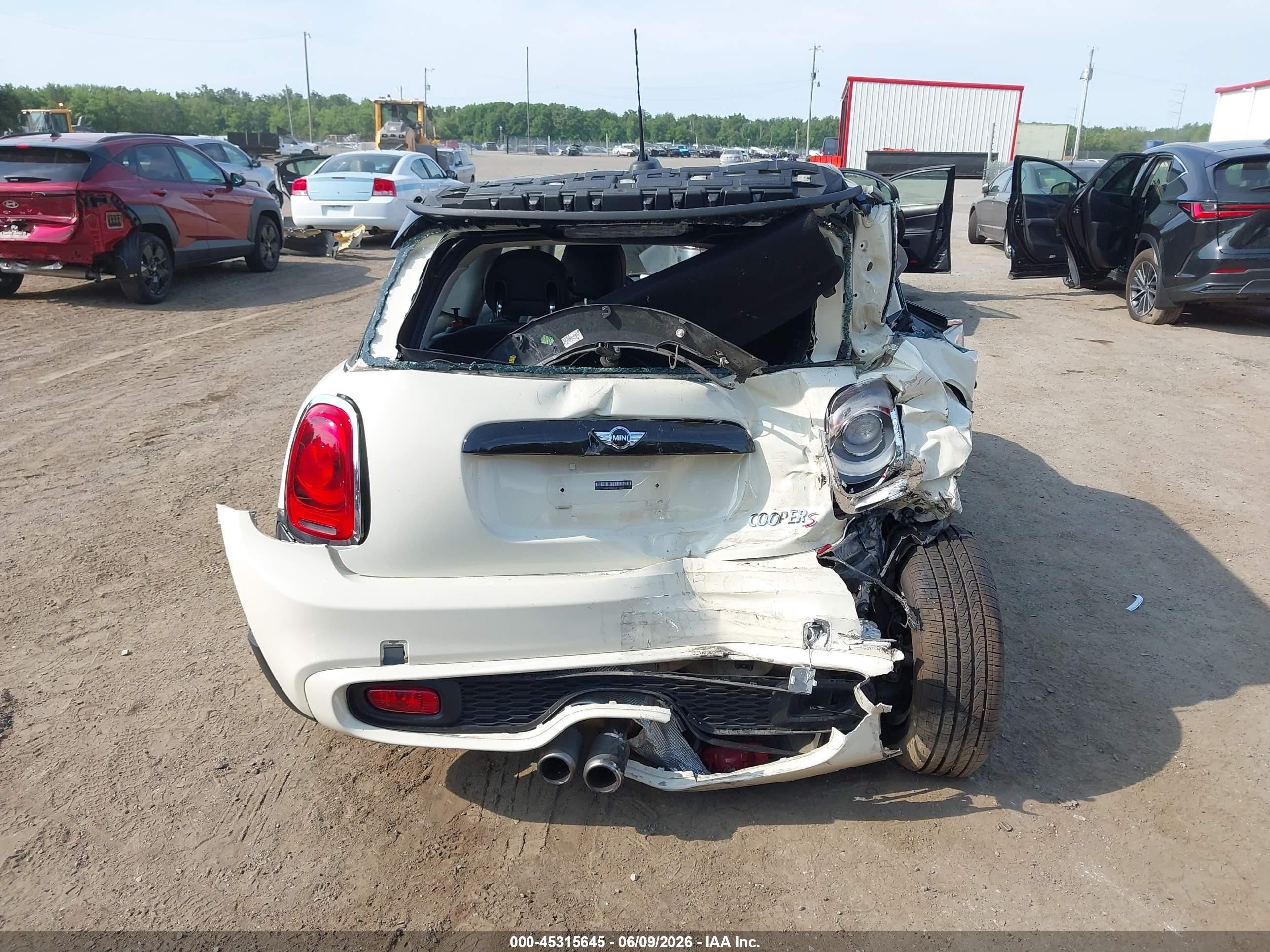 2014 Mini Hardtop Cooper S White vin: WMWXM7C51ET926011