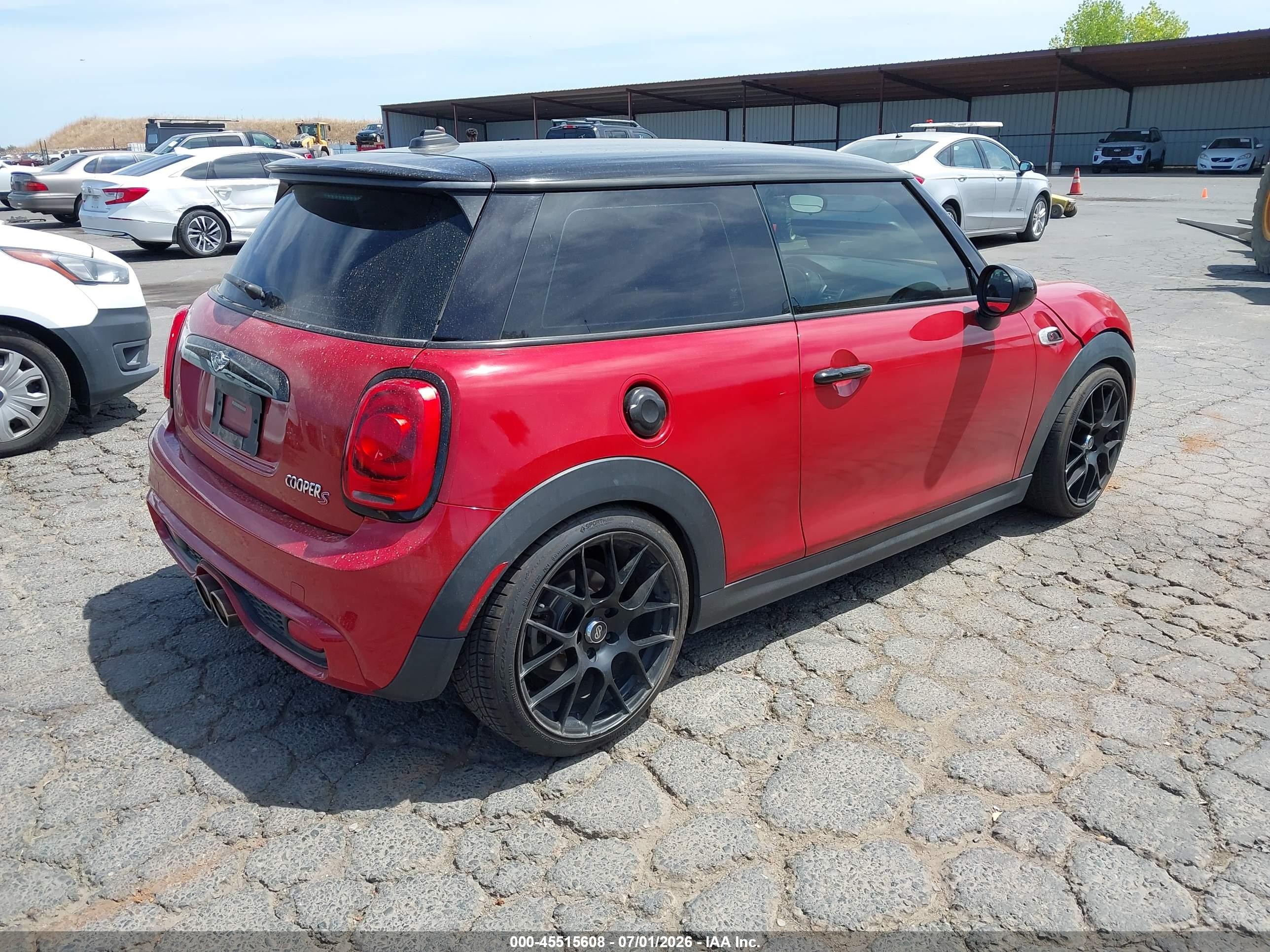 2014 Mini Hardtop Cooper S Red vin: WMWXM7C54ET926388