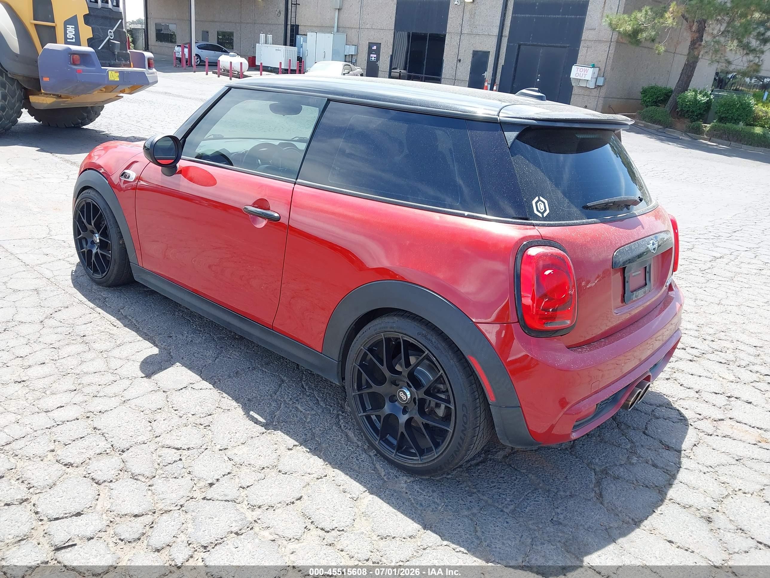 2014 Mini Hardtop Cooper S Red vin: WMWXM7C54ET926388