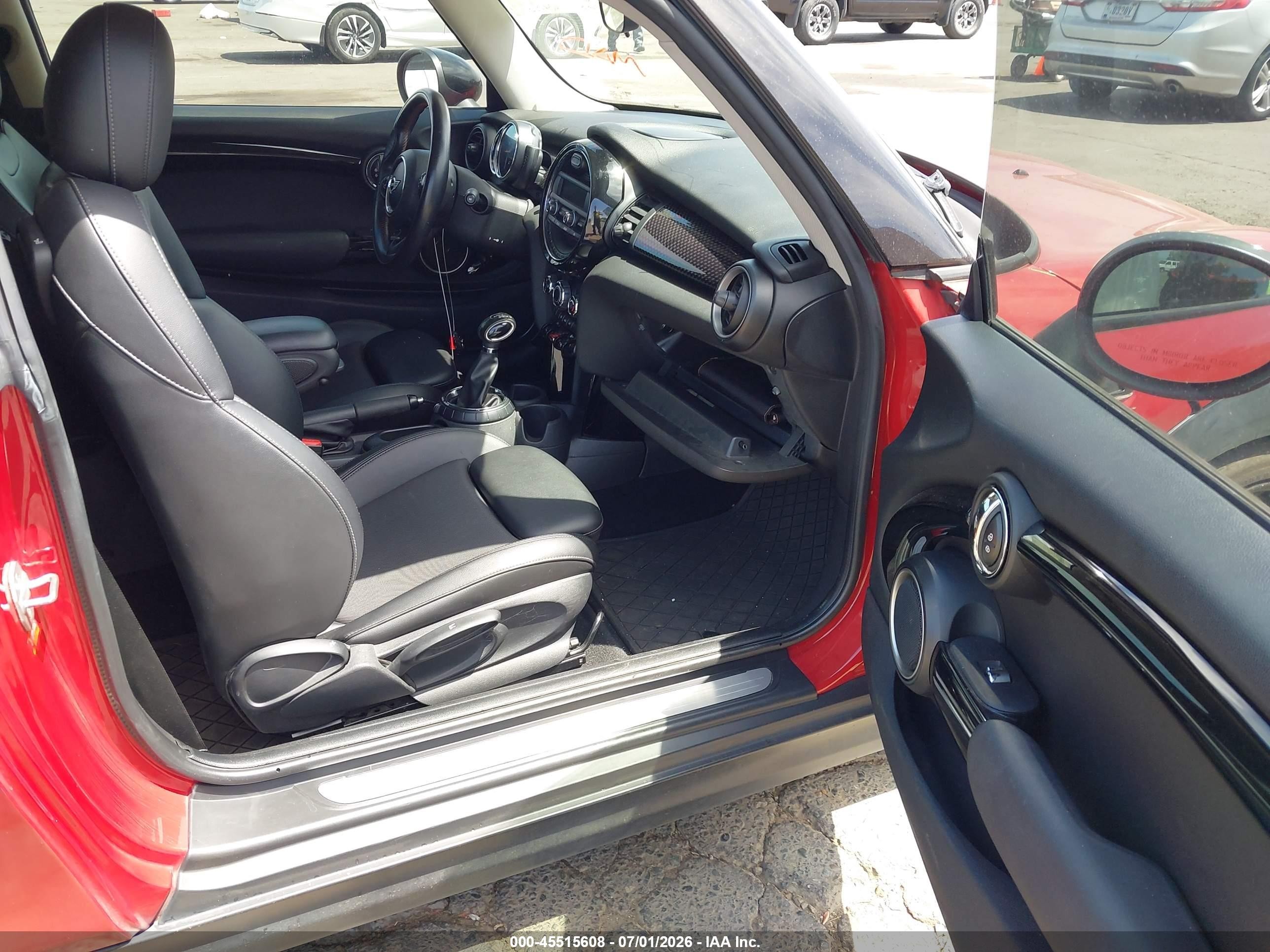 2014 Mini Hardtop Cooper S Red vin: WMWXM7C54ET926388