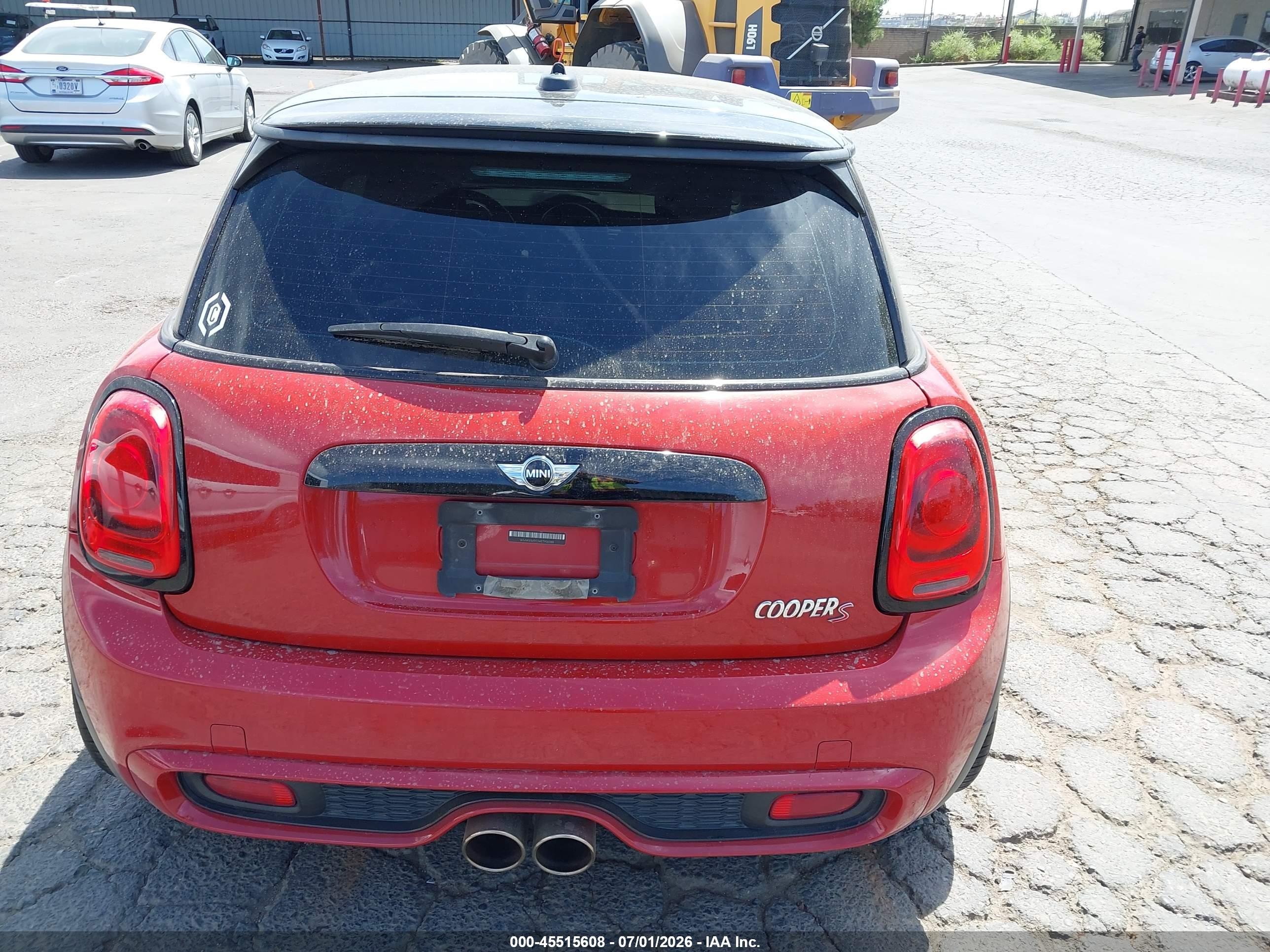 2014 Mini Hardtop Cooper S Red vin: WMWXM7C54ET926388