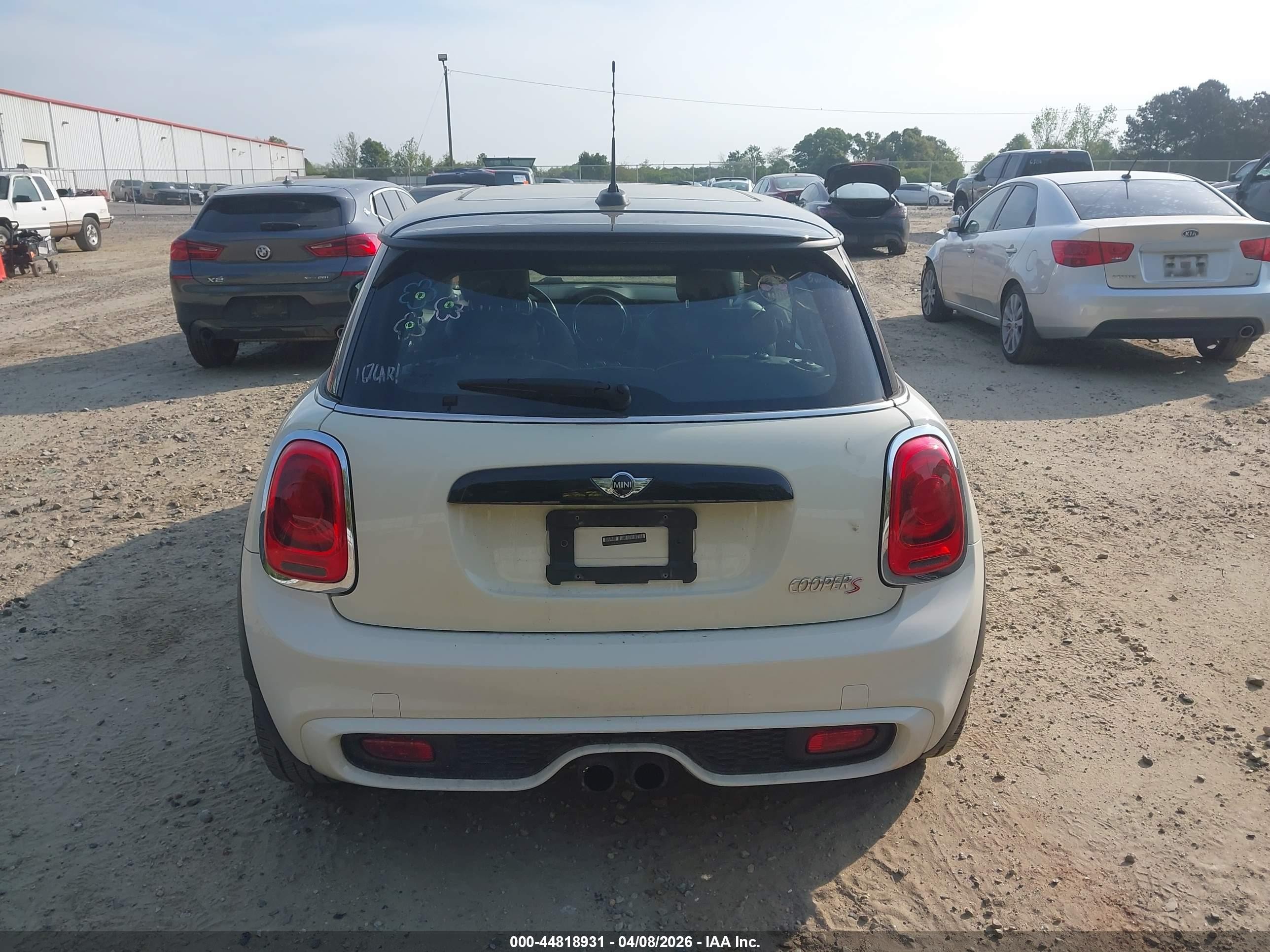 2014 Mini Hardtop Cooper S White vin: WMWXM7C59ET987817