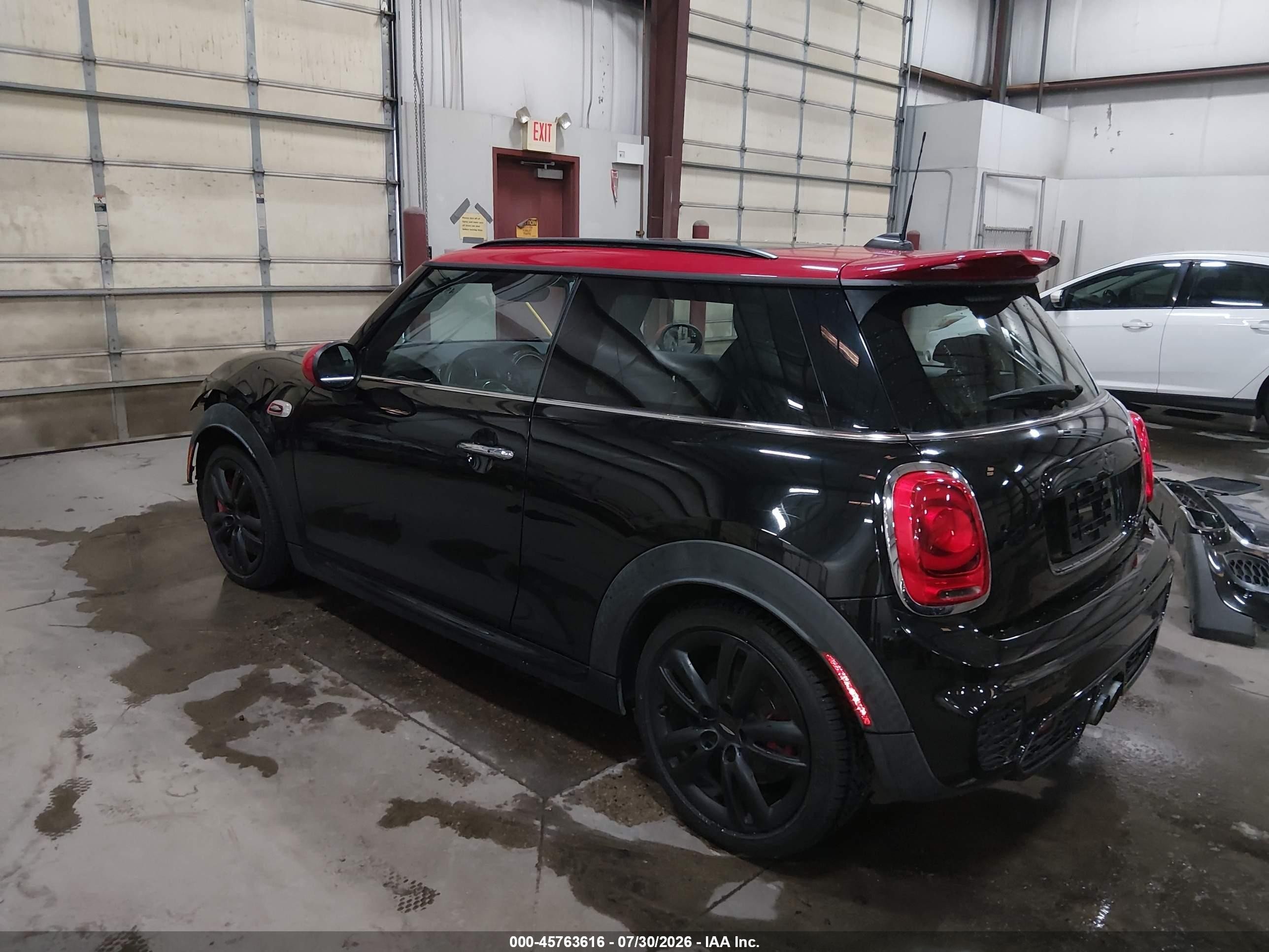 2015 Mini Hardtop John Cooper Works Черный vin: WMWXM9C52FT996694