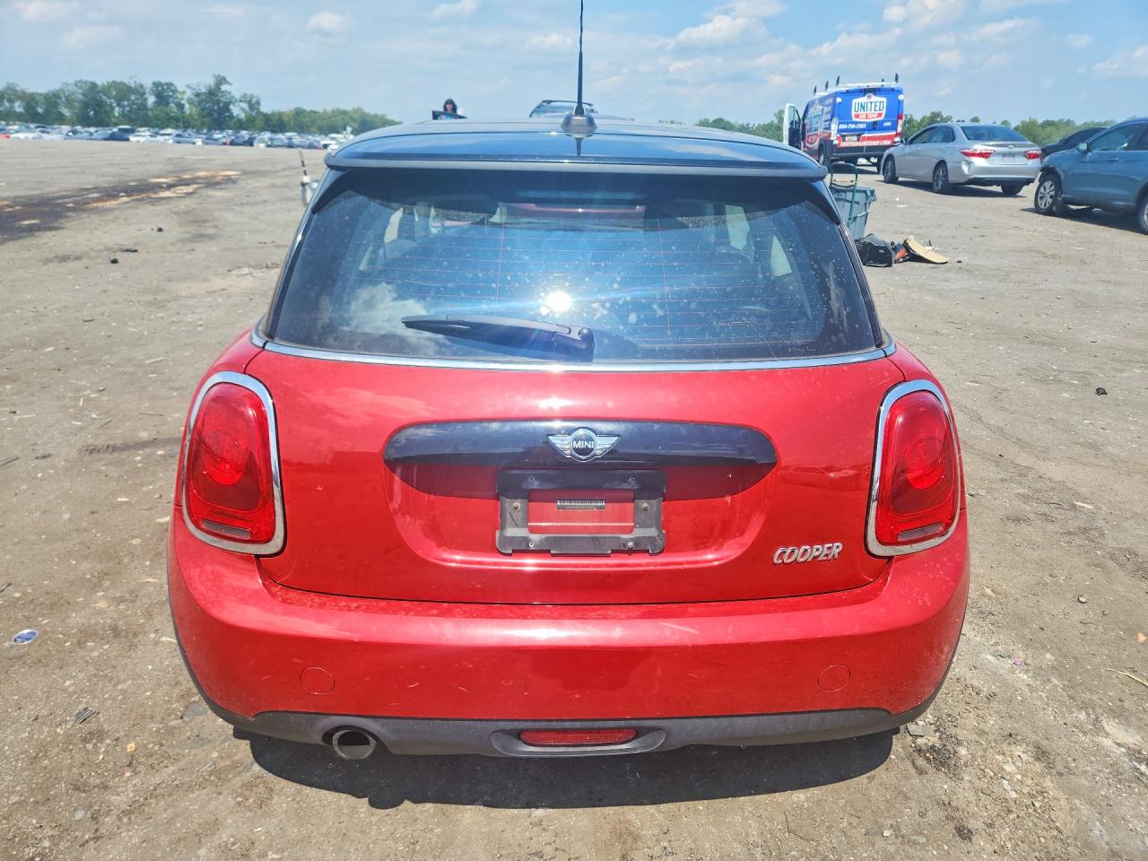 2016 Mini Cooper Красный vin: WMWXP5C58G2D70755