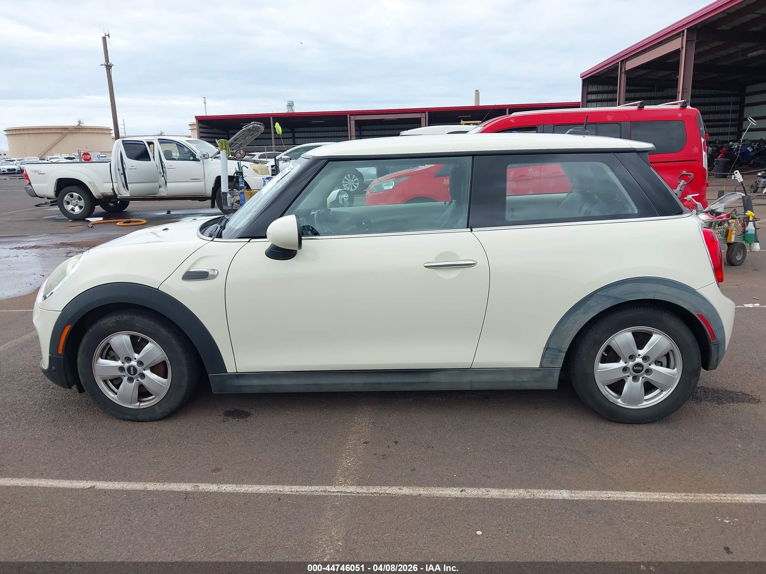 2016 Mini Hardtop Cooper Белый vin: WMWXP5C58G3B14013