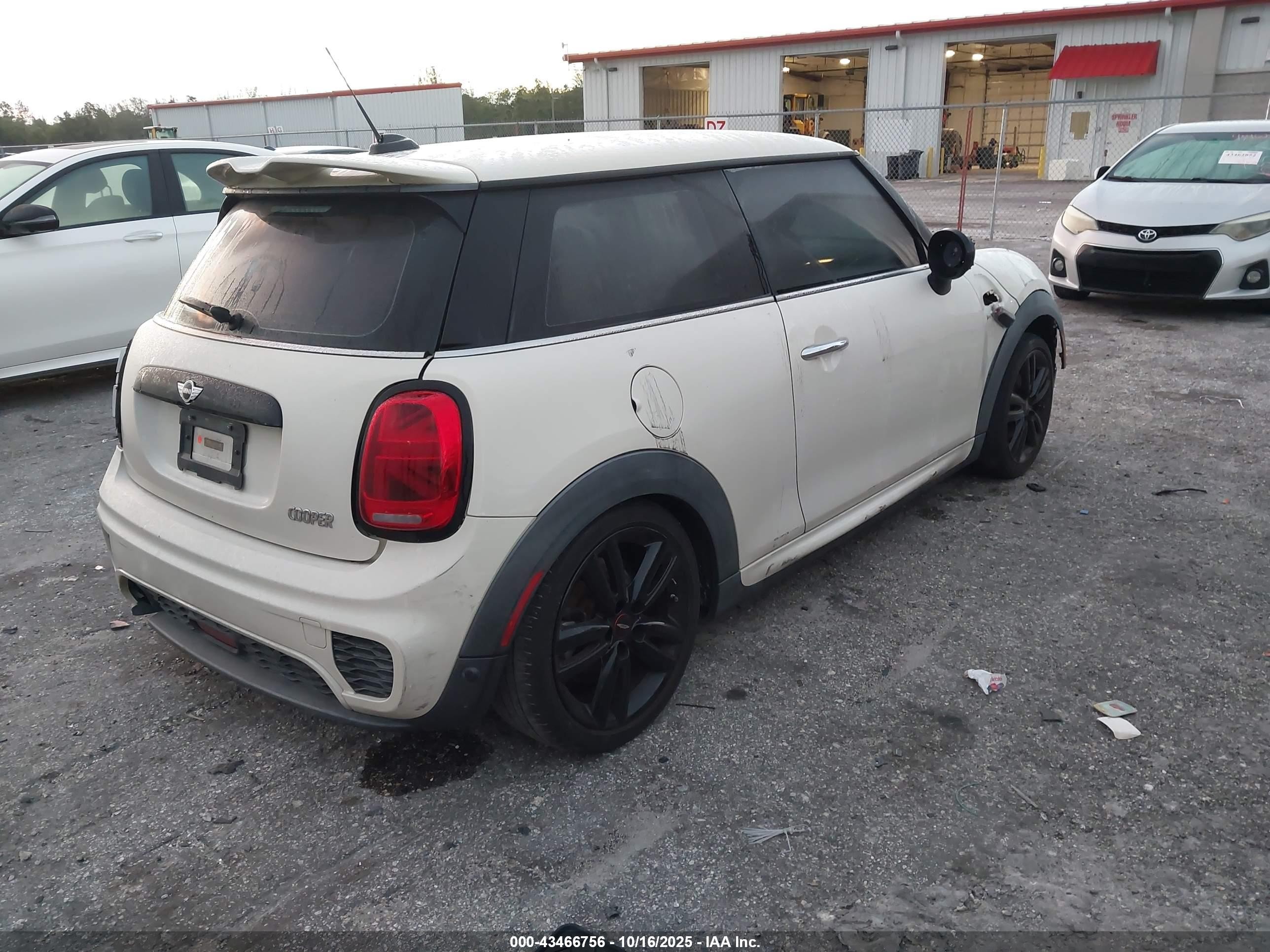 2018 Mini Hardtop Cooper/oxford Edition Cream vin: WMWXP5C59J3C65014