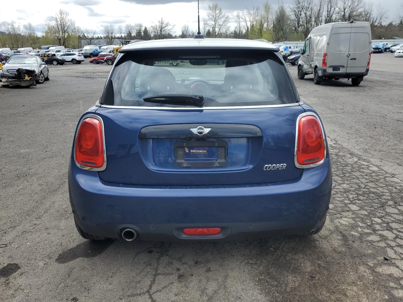 2018 Mini Cooper  Blue vin: WMWXP5C5XJ2G63001