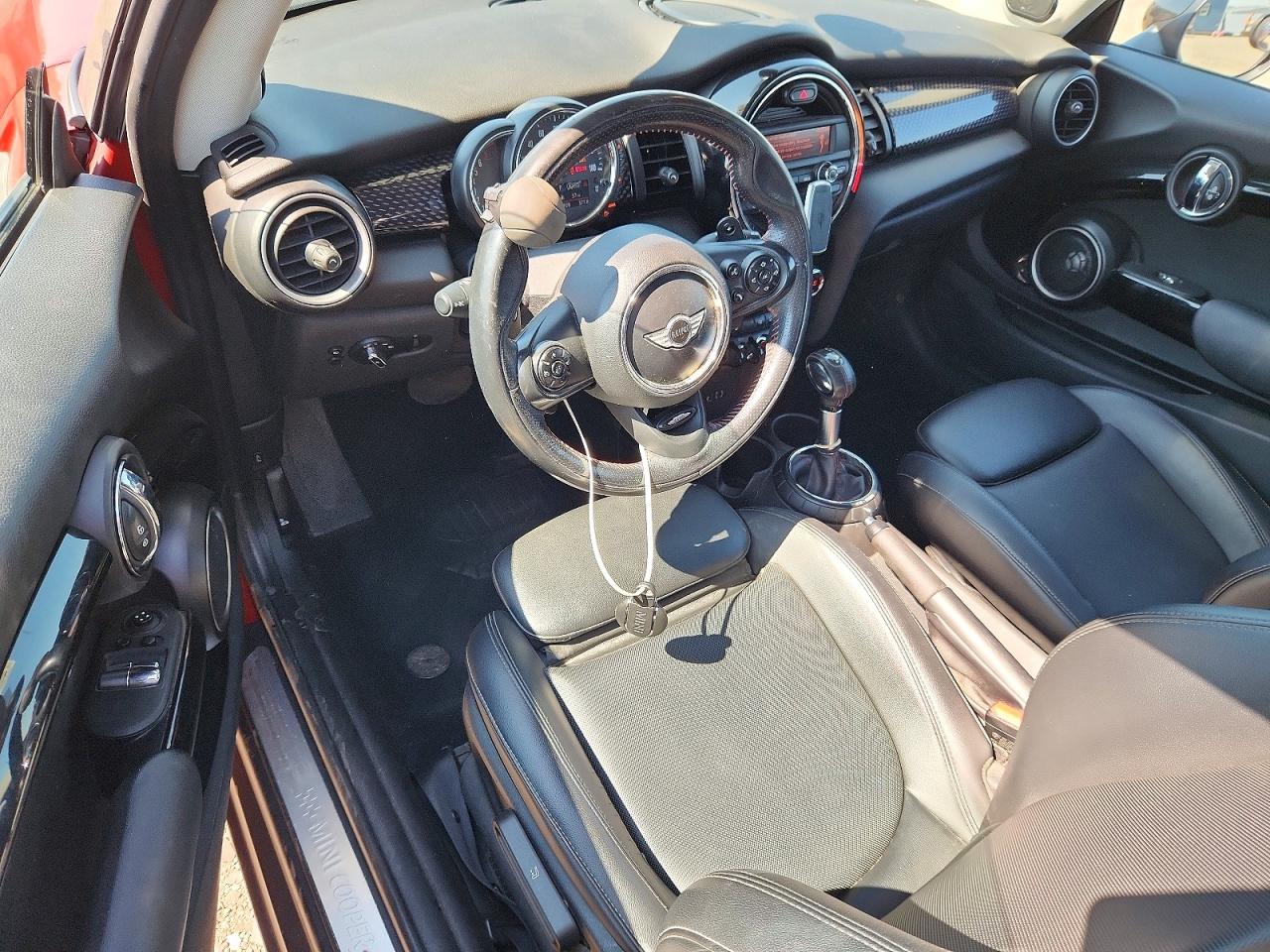 2015 Mini Cooper S Red vin: WMWXP7C50F2A37203