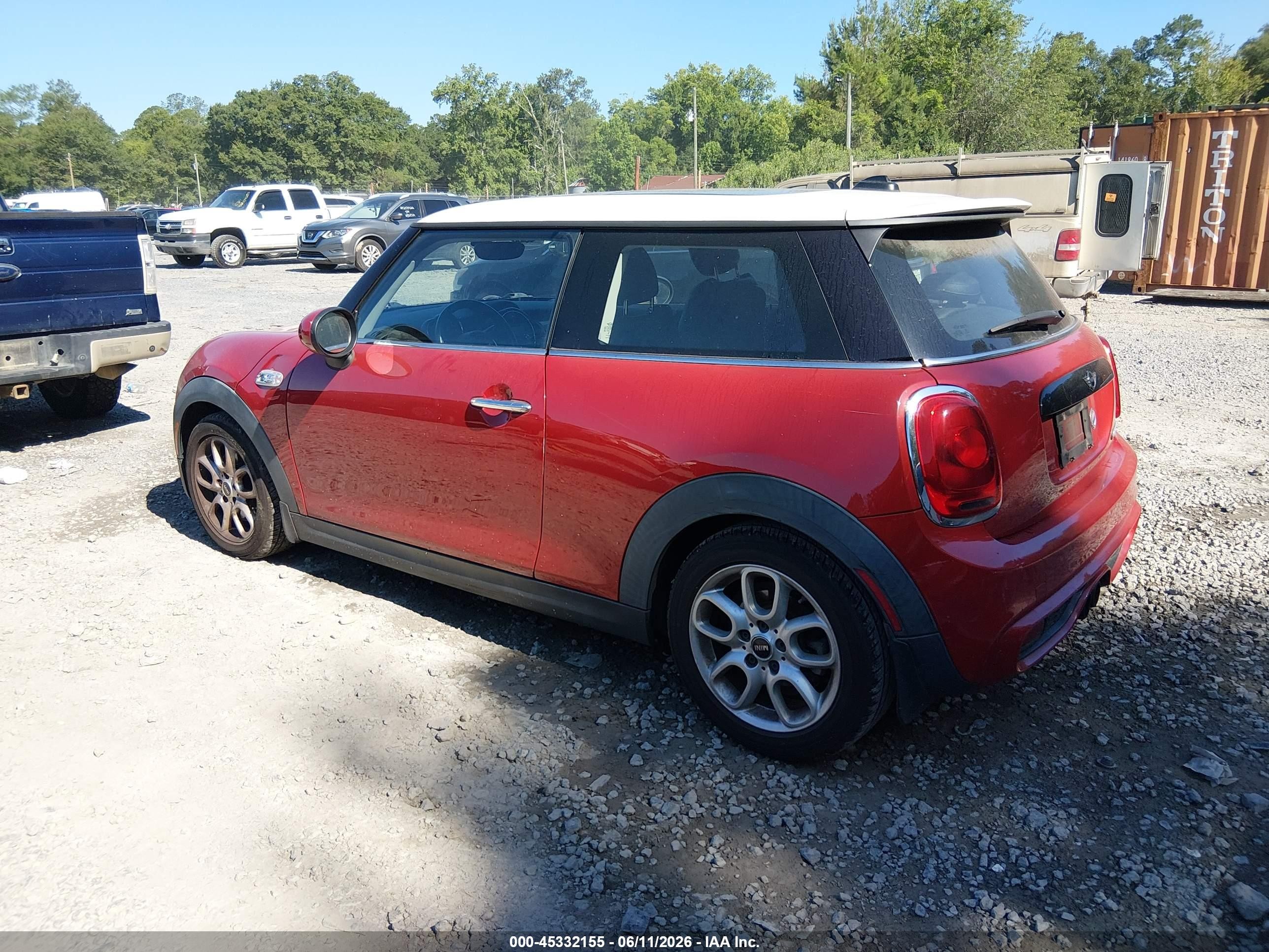 2015 Mini Hardtop Cooper S Red vin: WMWXP7C50F2A38710