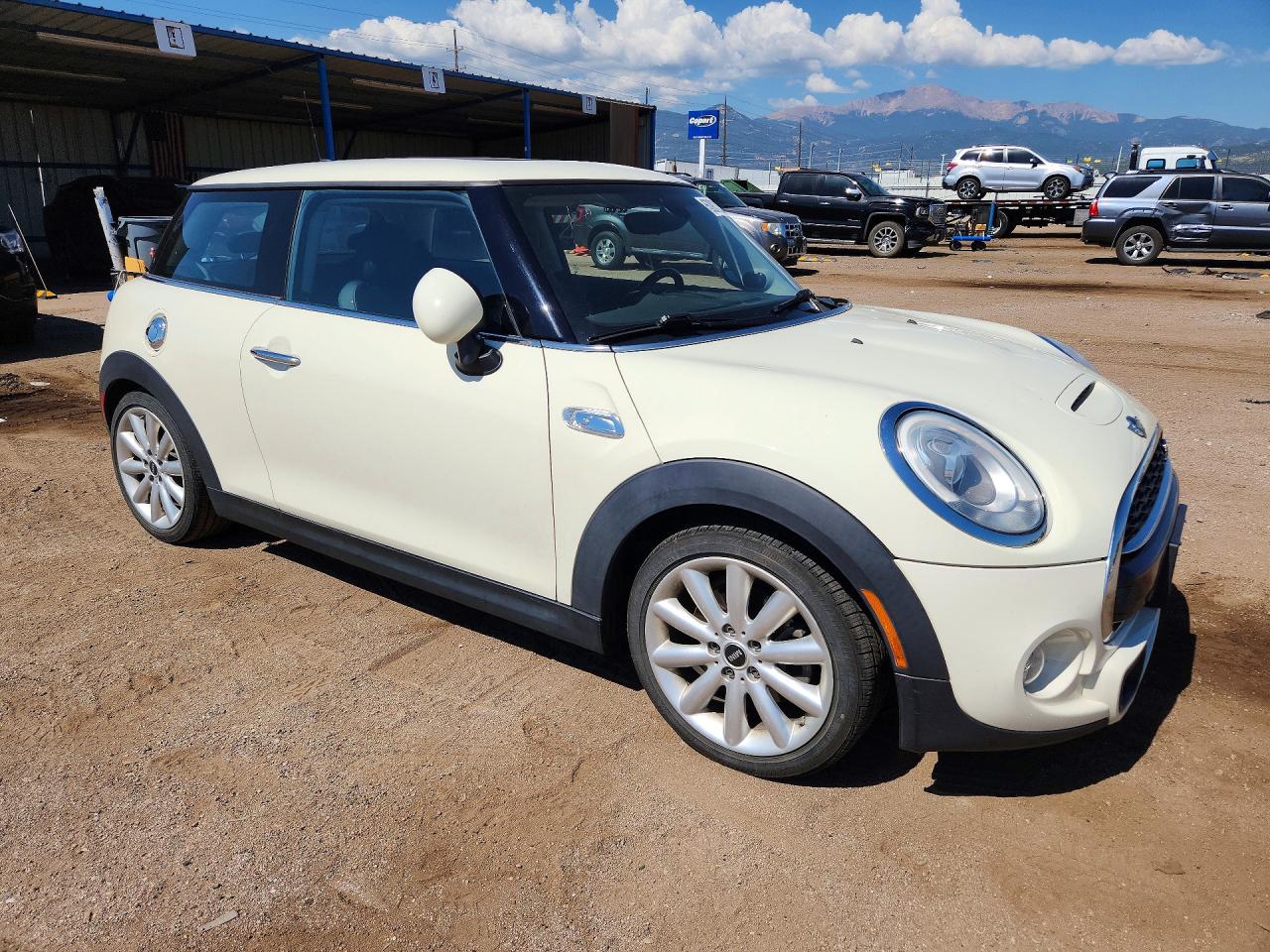 2015 Mini Cooper S Cream vin: WMWXP7C51F2A37033