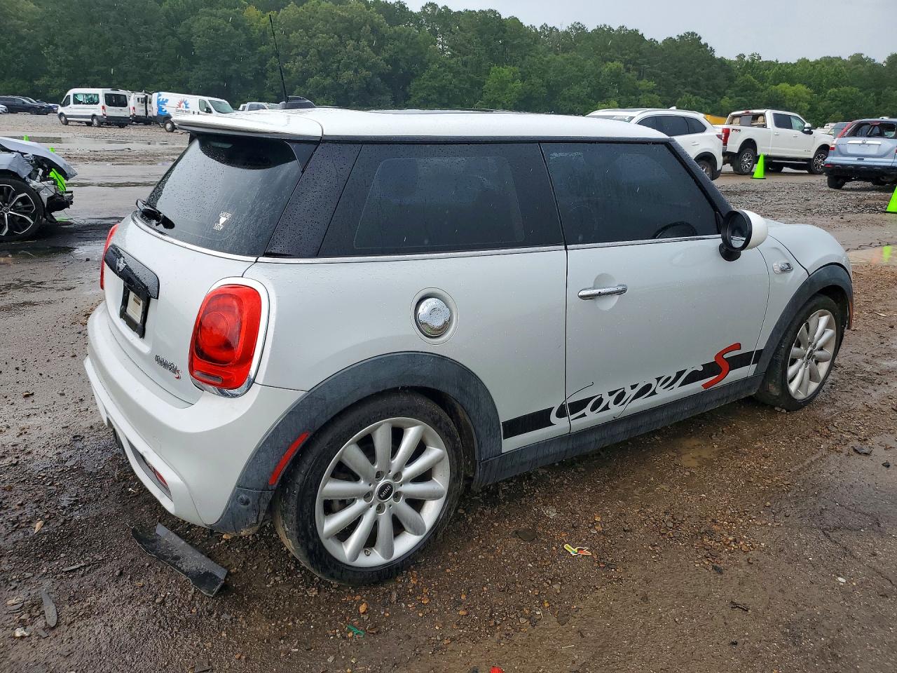 2015 Mini Cooper S White vin: WMWXP7C51F2A42345