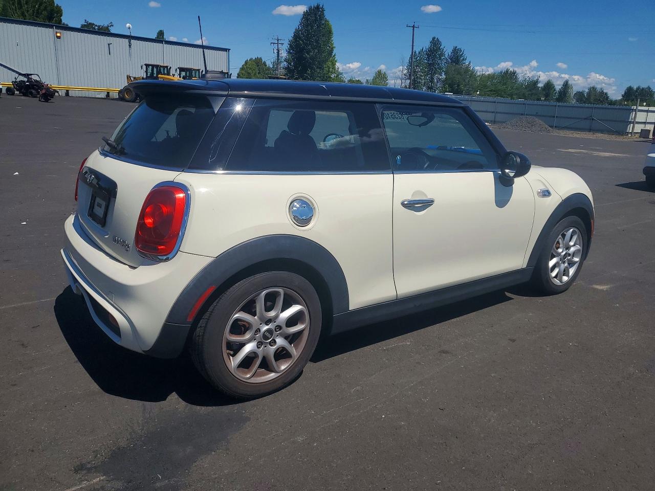 2015 Mini Cooper S White vin: WMWXP7C51F2A58528