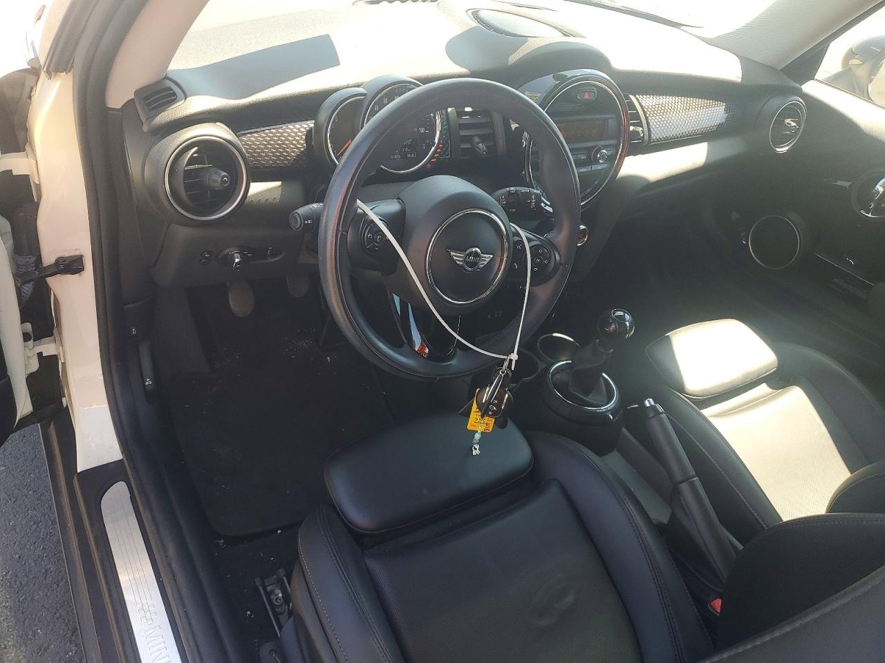 2015 Mini Cooper S White vin: WMWXP7C51F2A58528