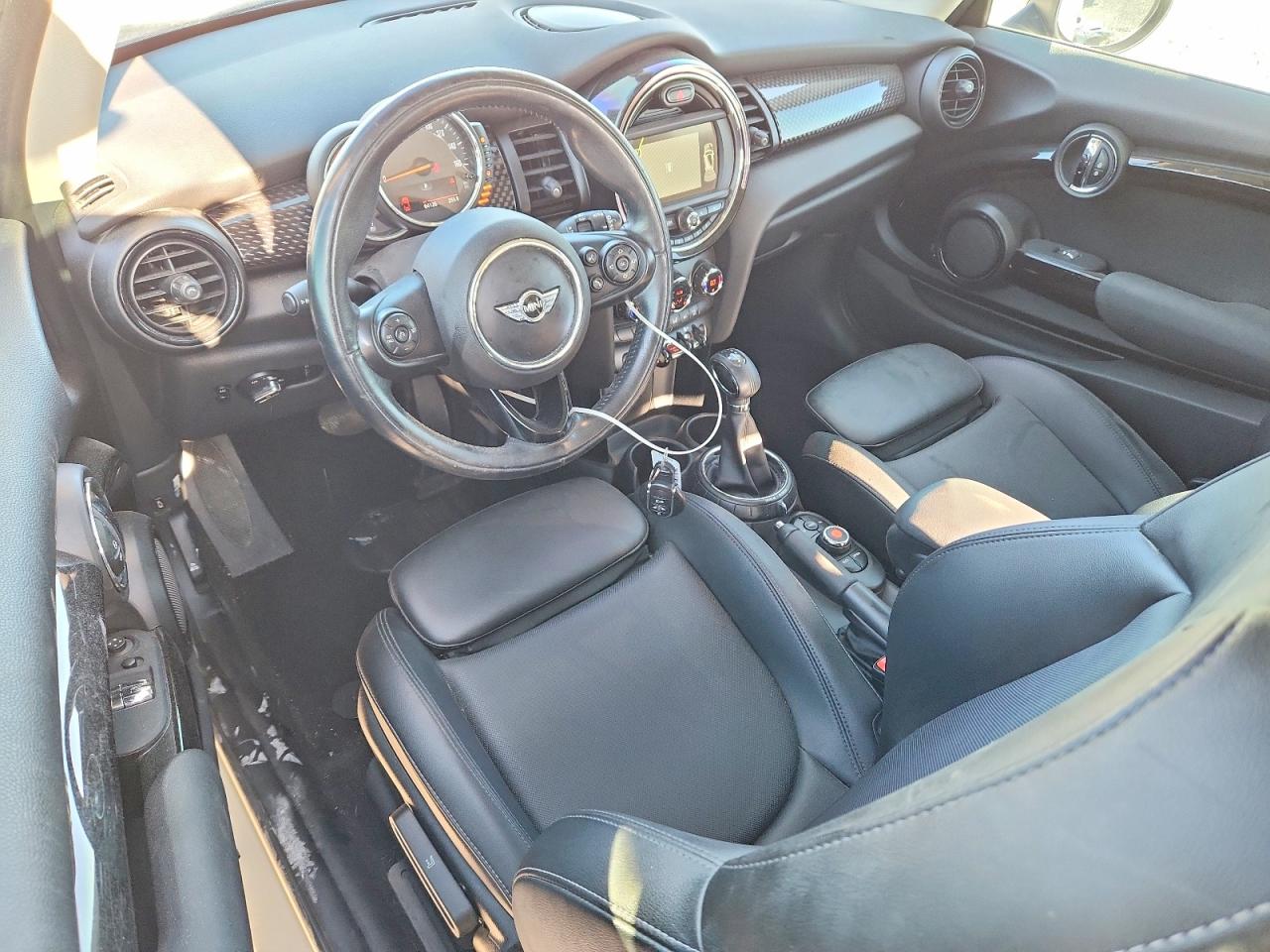 2017 Mini Cooper S Белый vin: WMWXP7C51H3B93487