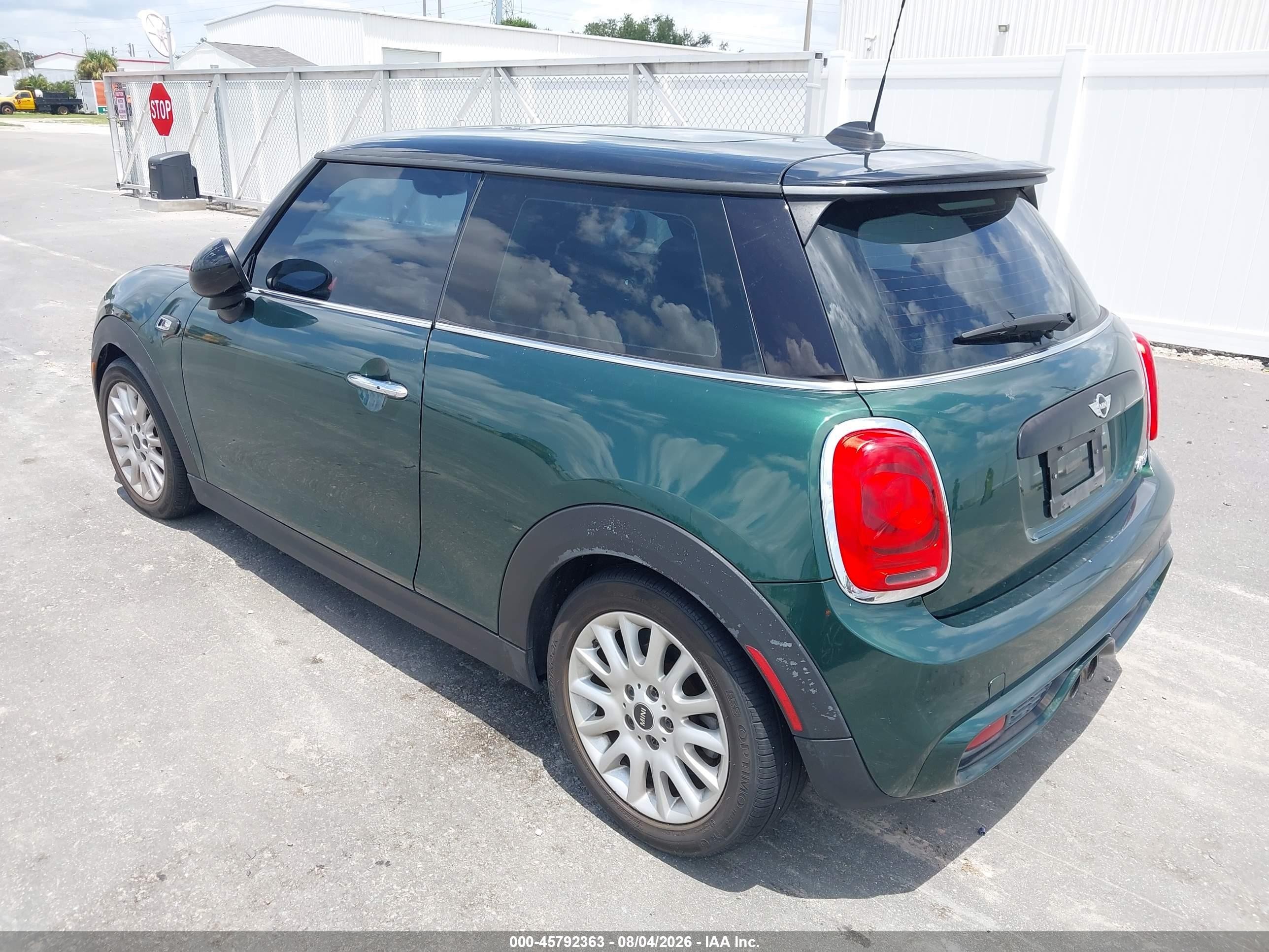 2015 Mini Hardtop Cooper S Green vin: WMWXP7C54F2A38693