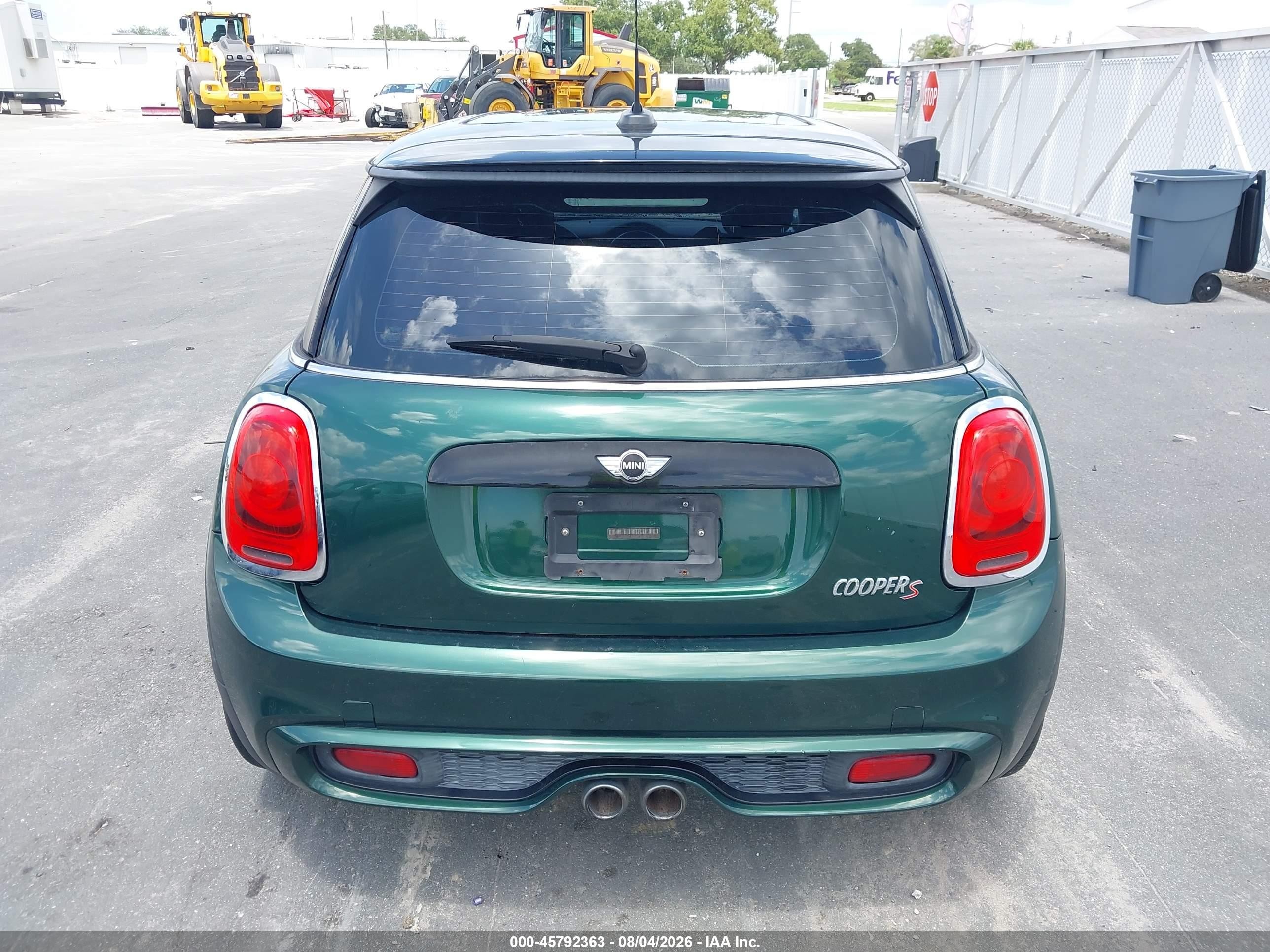 2015 Mini Hardtop Cooper S Green vin: WMWXP7C54F2A38693