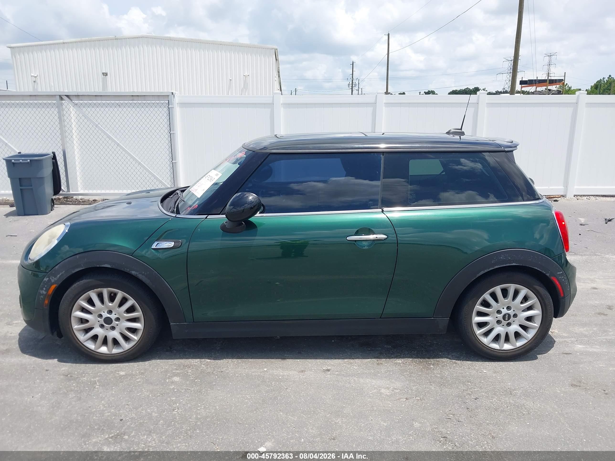 2015 Mini Hardtop Cooper S Green vin: WMWXP7C54F2A38693