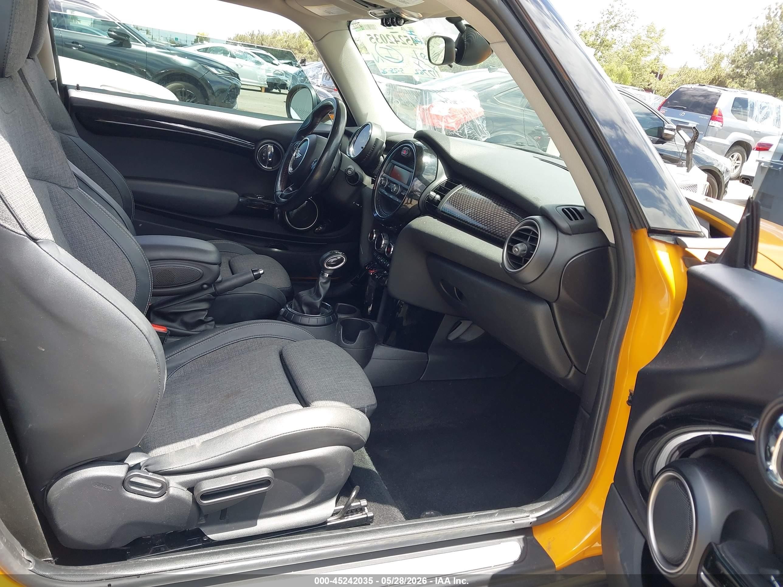 2015 Mini Hardtop Cooper S Оранжевый vin: WMWXP7C55F2A34913