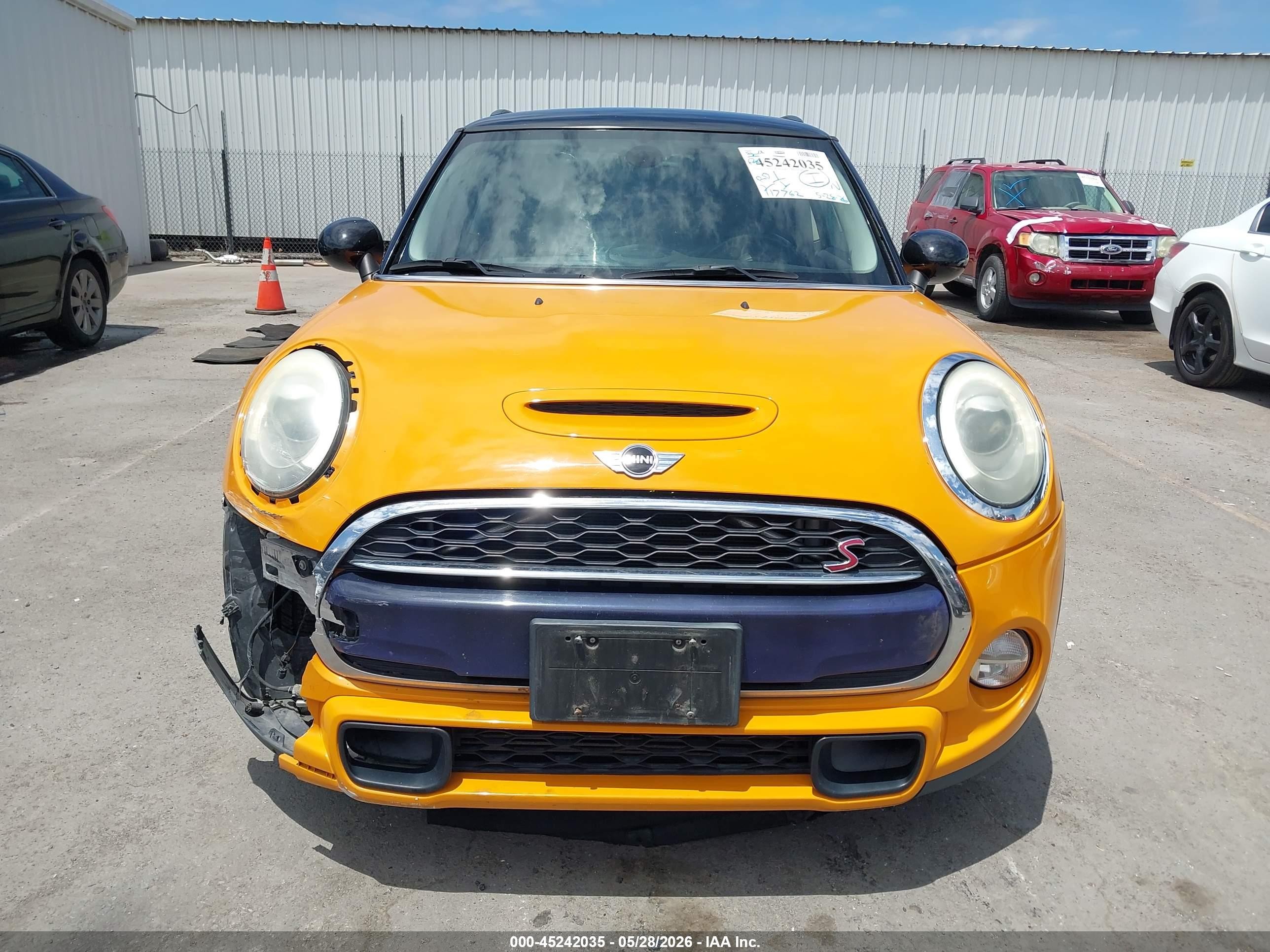 2015 Mini Hardtop Cooper S Оранжевый vin: WMWXP7C55F2A34913