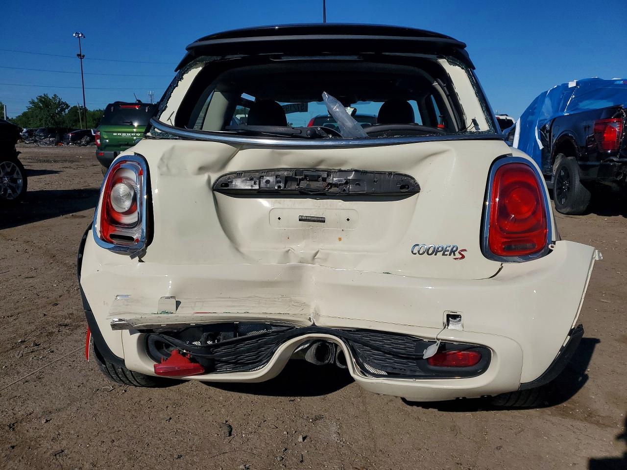 2015 Mini Cooper S Белый vin: WMWXP7C55F2A35429
