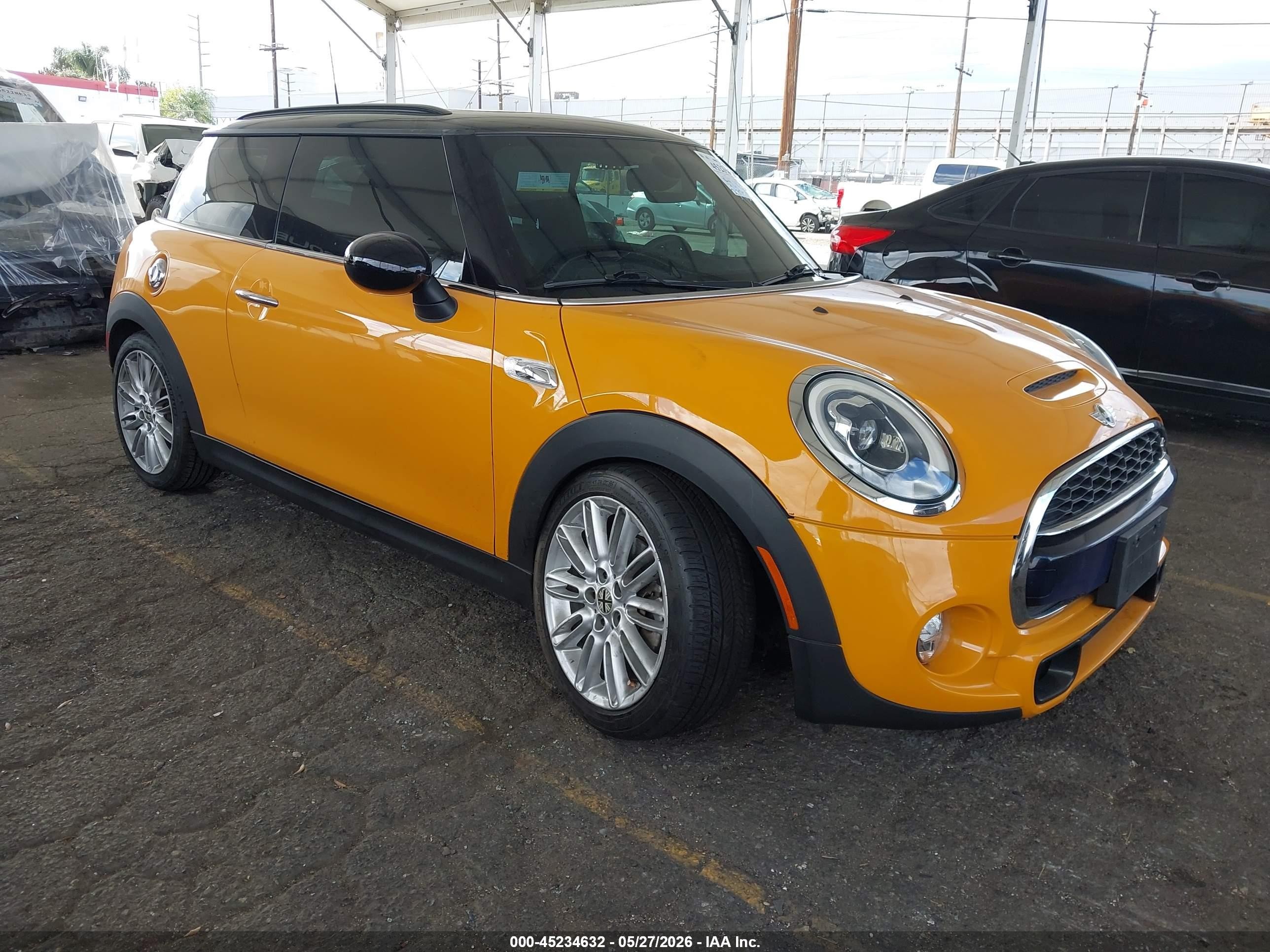 2015 Mini Hardtop Cooper S Orange vin: WMWXP7C55F2A60668