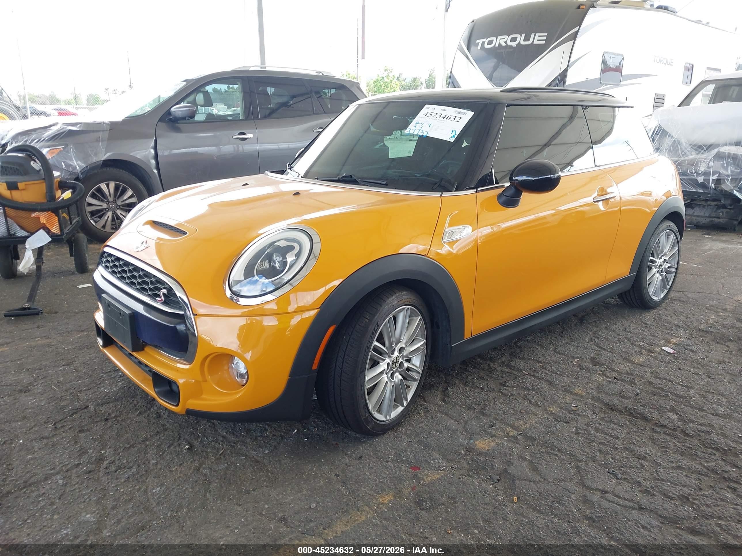 2015 Mini Hardtop Cooper S Orange vin: WMWXP7C55F2A60668