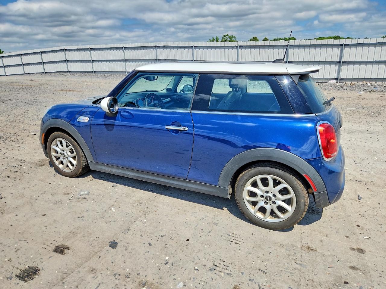 2015 Mini Cooper S Синий vin: WMWXP7C56F2A33995