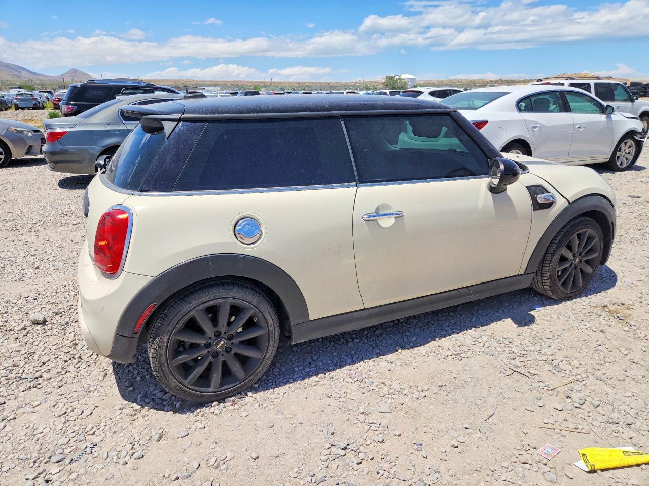 2015 Mini Cooper S Tan vin: WMWXP7C56F2A35083