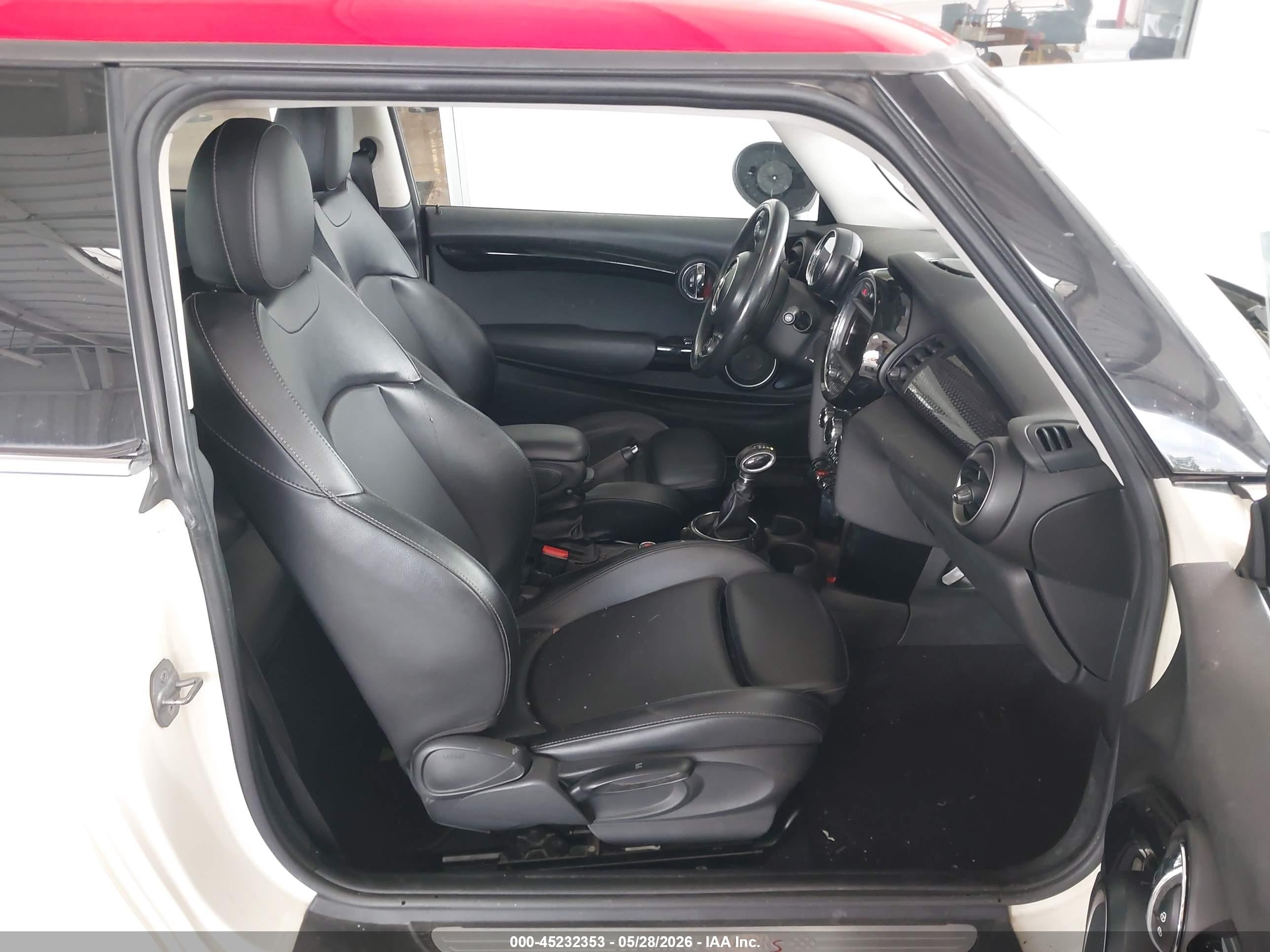 2015 Mini Hardtop Cooper S Белый vin: WMWXP7C57F2A33746