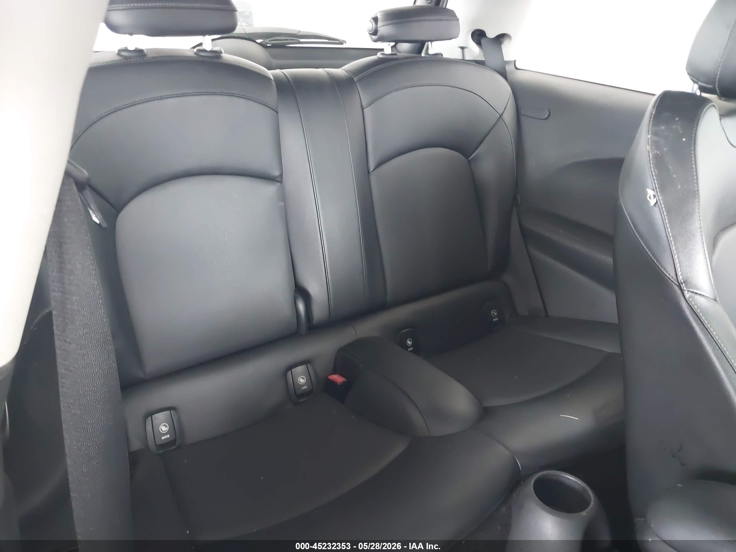 2015 Mini Hardtop Cooper S Белый vin: WMWXP7C57F2A33746