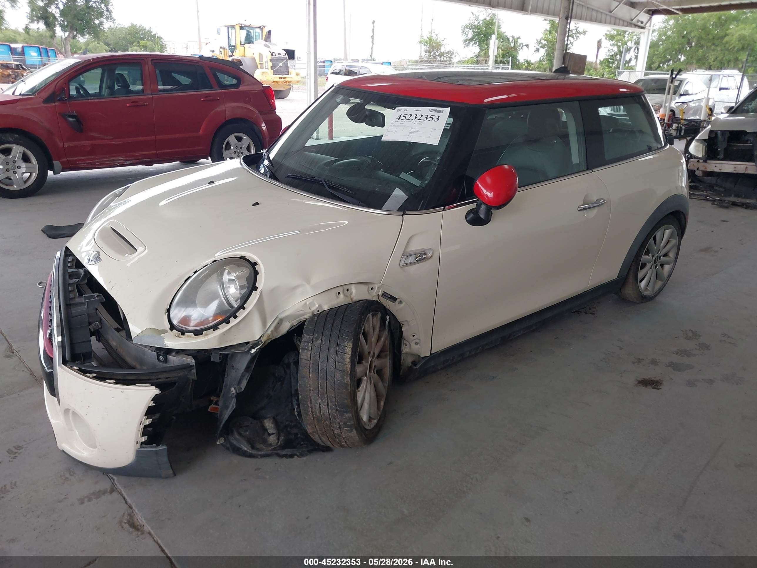 2015 Mini Hardtop Cooper S Белый vin: WMWXP7C57F2A33746