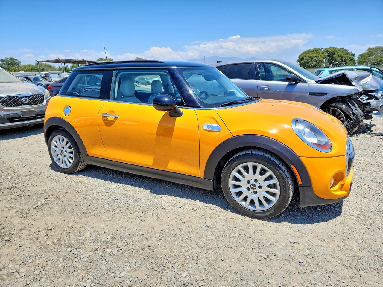 2015 Mini Cooper S Orange vin: WMWXP7C58F2A33934