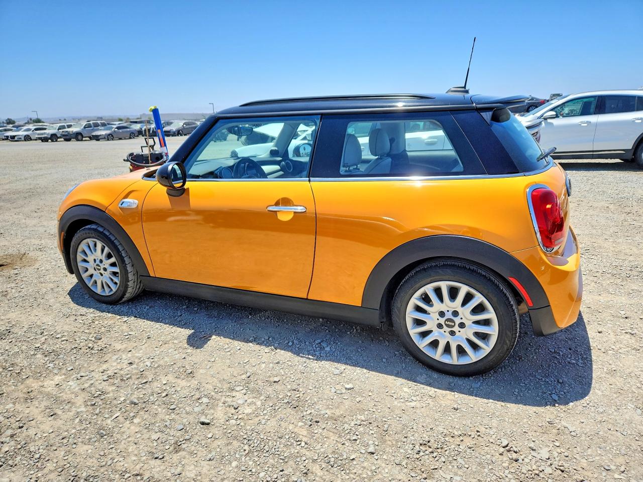 2015 Mini Cooper S Orange vin: WMWXP7C58F2A33934