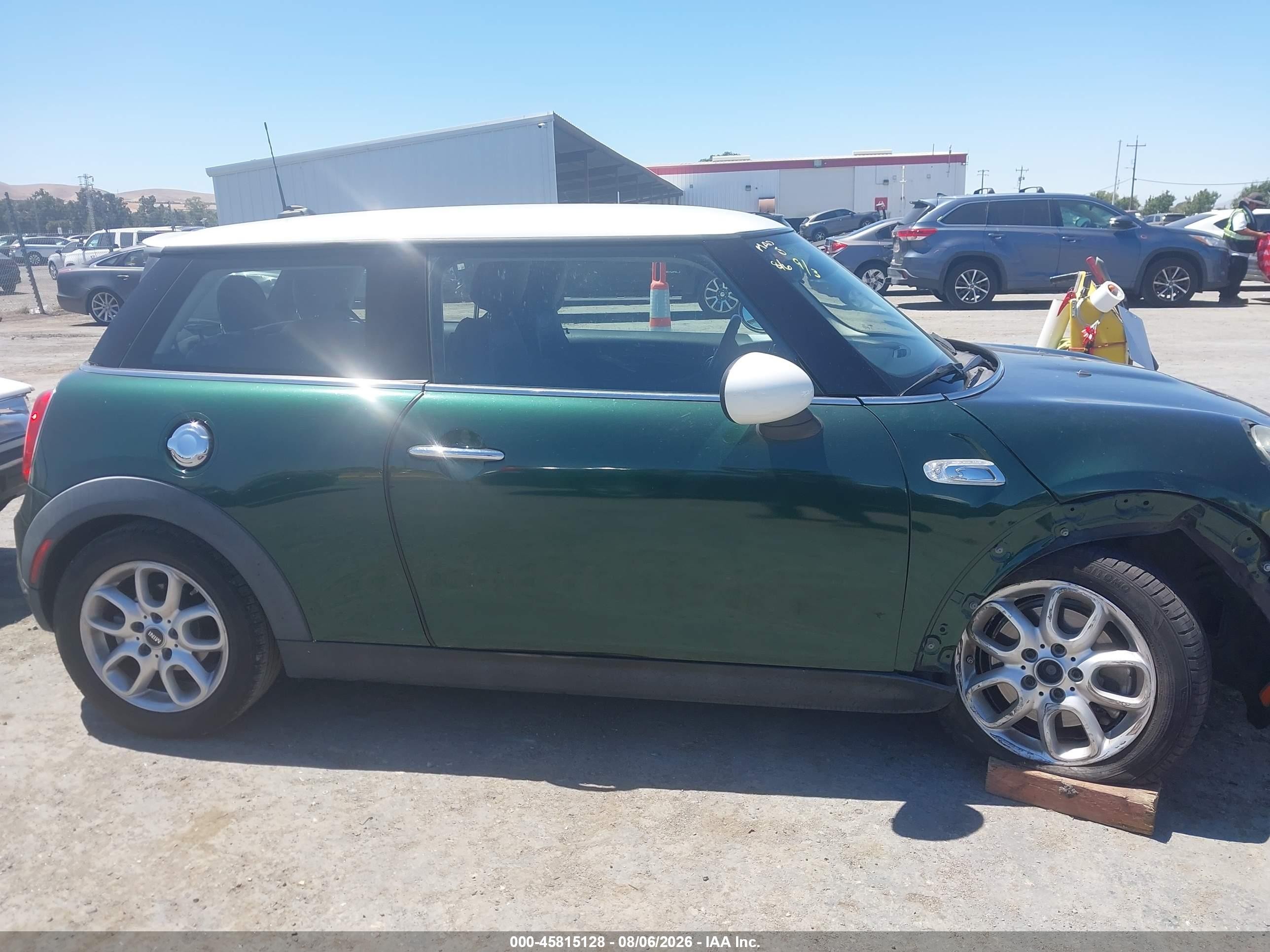 2015 Mini Hardtop Cooper S Green vin: WMWXP7C58F2A42116