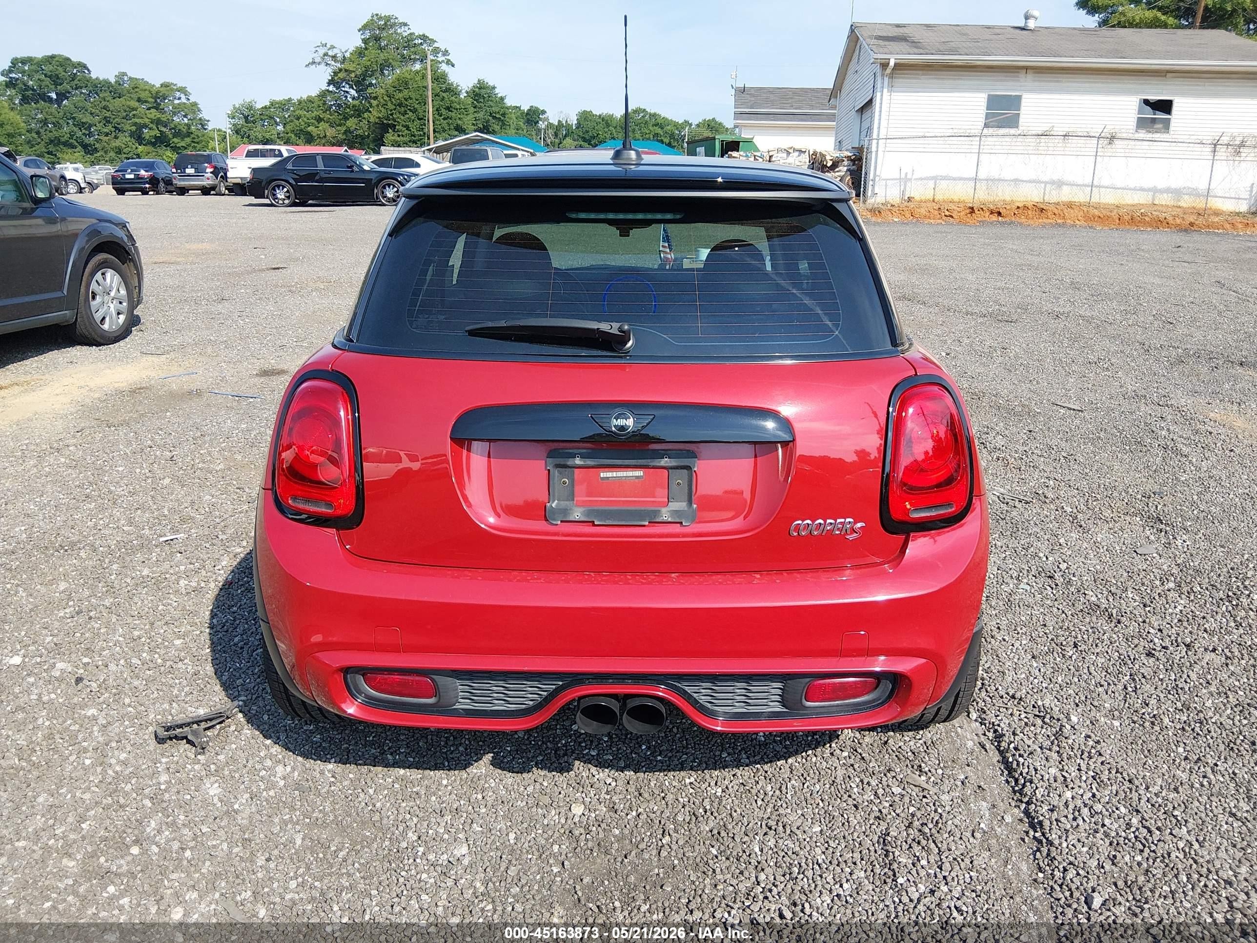 2015 Mini Hardtop Cooper S Red vin: WMWXP7C58F2A60860