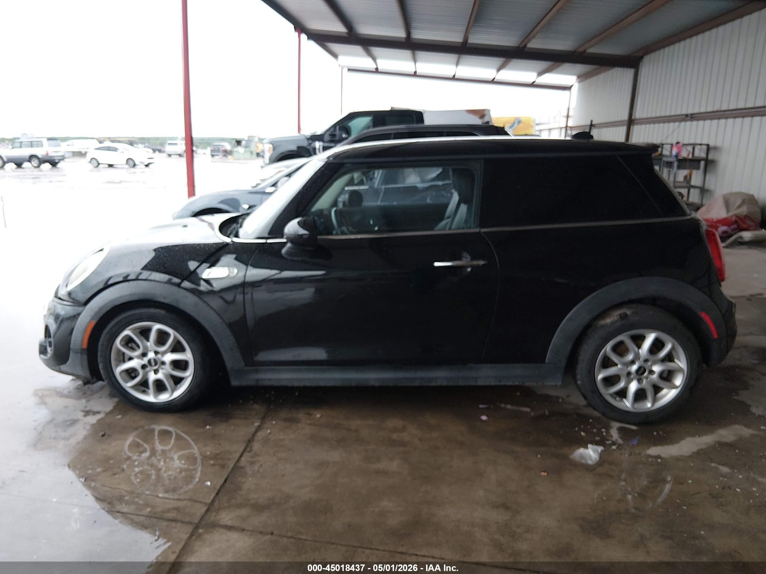 2019 Mini Hardtop Cooper S Черный vin: WMWXP7C5XK2A50552