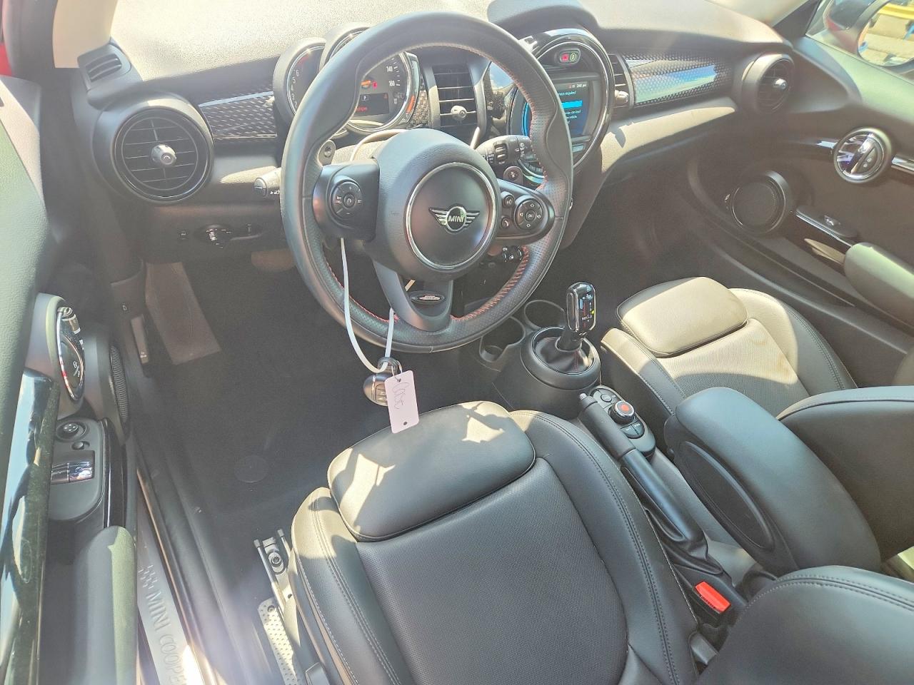 2020 Mini Cooper S Red vin: WMWXR5C01L2L85233