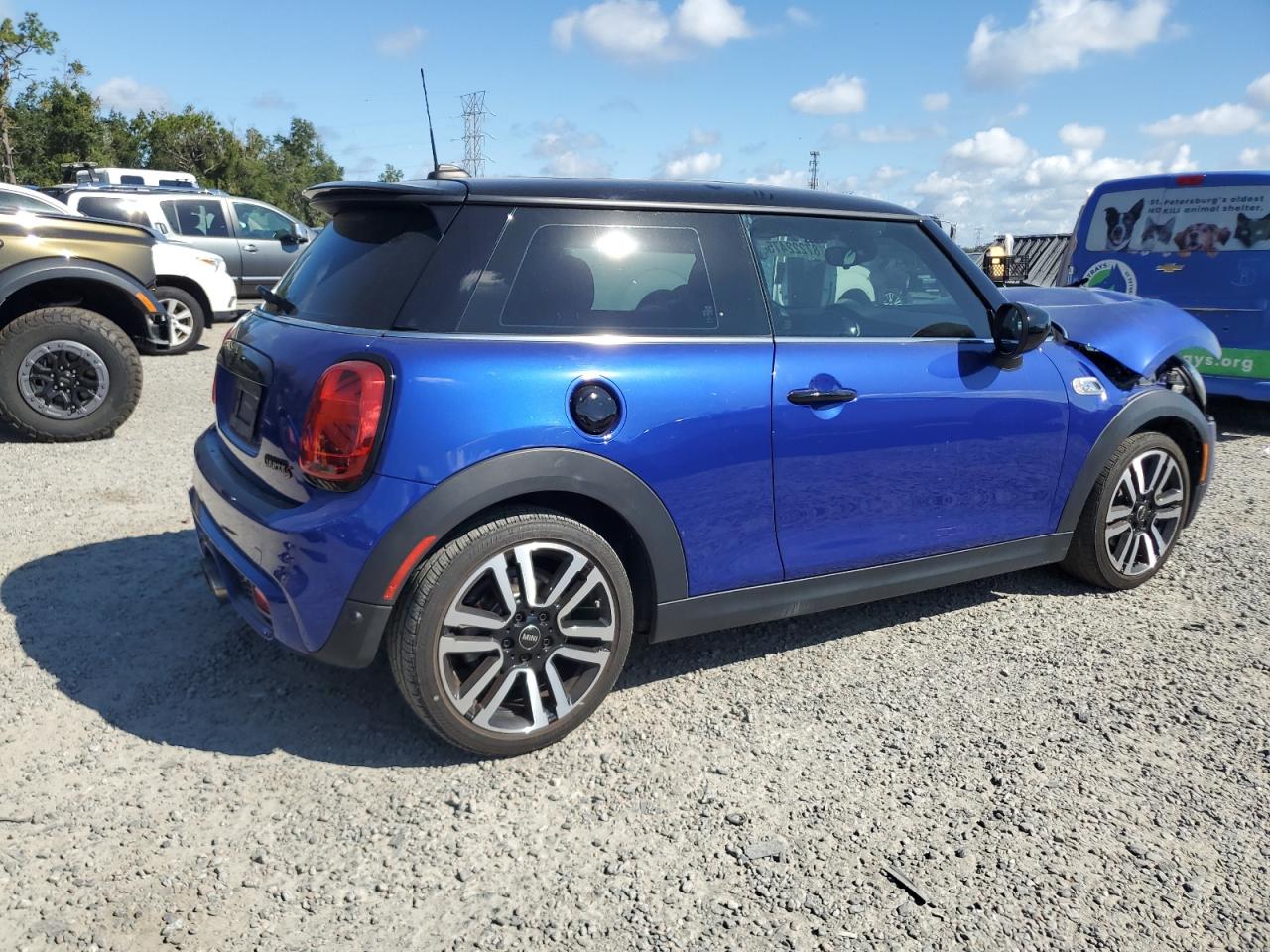 2021 Mini Cooper S Blue vin: WMWXR5C03M2N54007