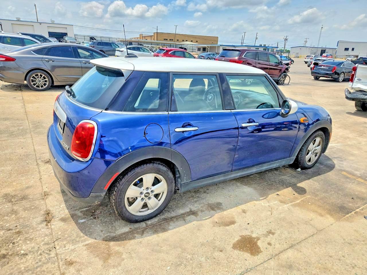 2015 Mini Cooper Blue vin: WMWXS5C50FT830950
