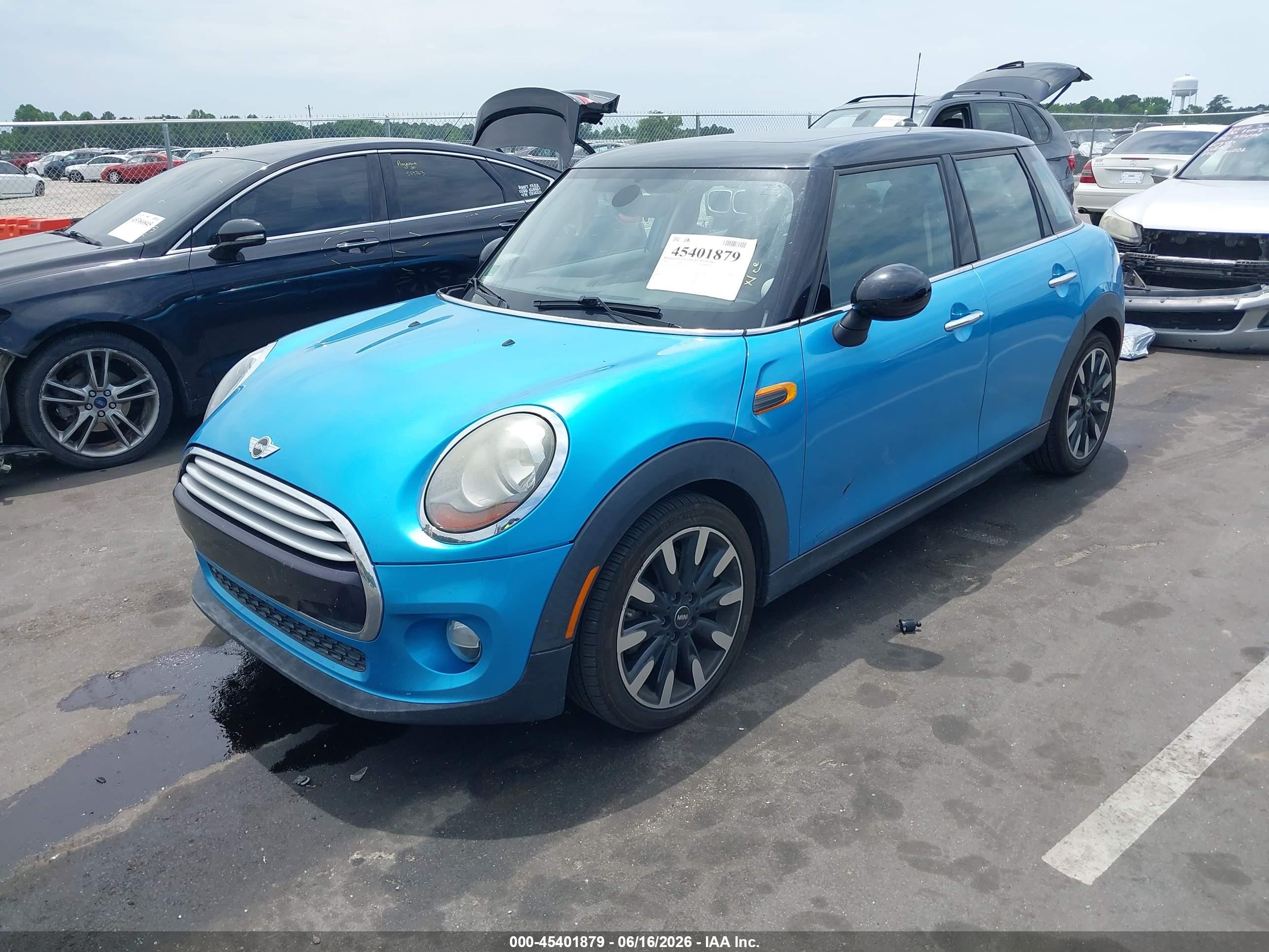 2015 Mini Hardtop Cooper Blue vin: WMWXS5C50FT832228