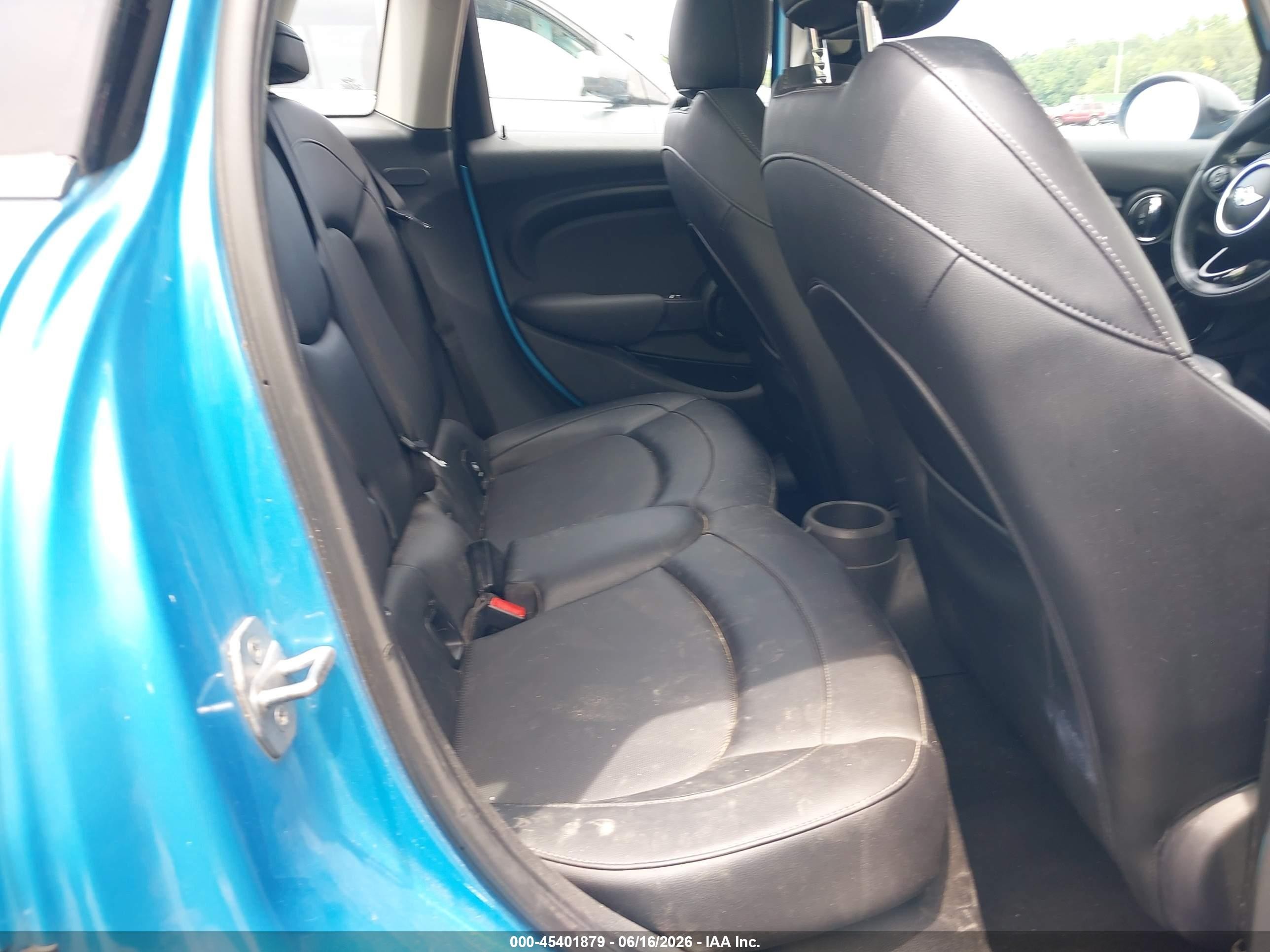 2015 Mini Hardtop Cooper Blue vin: WMWXS5C50FT832228