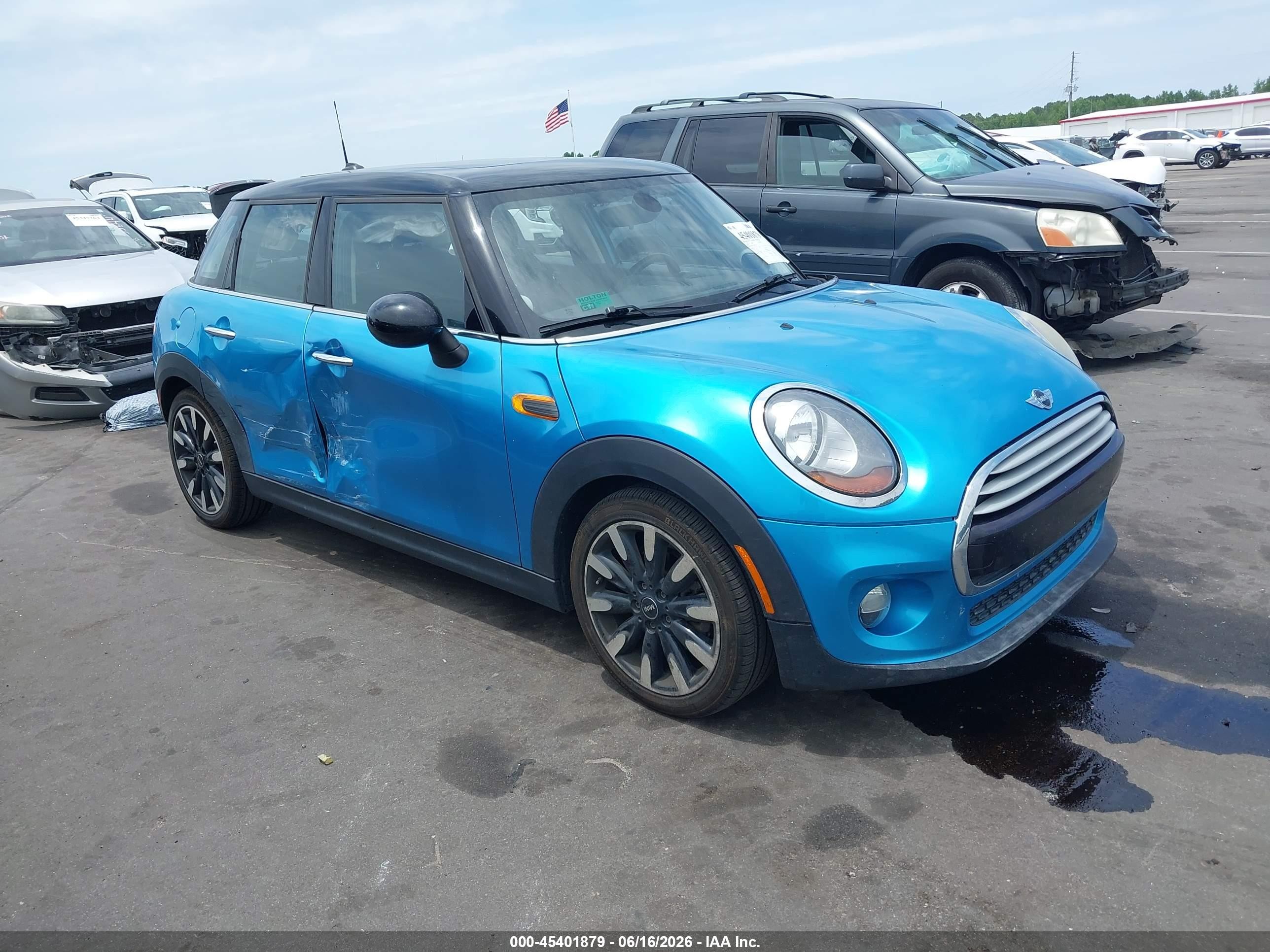 2015 Mini Hardtop Cooper Blue vin: WMWXS5C50FT832228